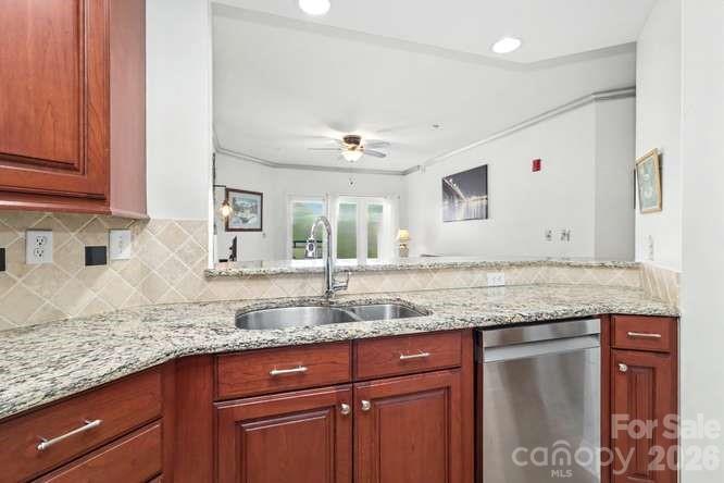 401 N Church Street #607 — Charlotte