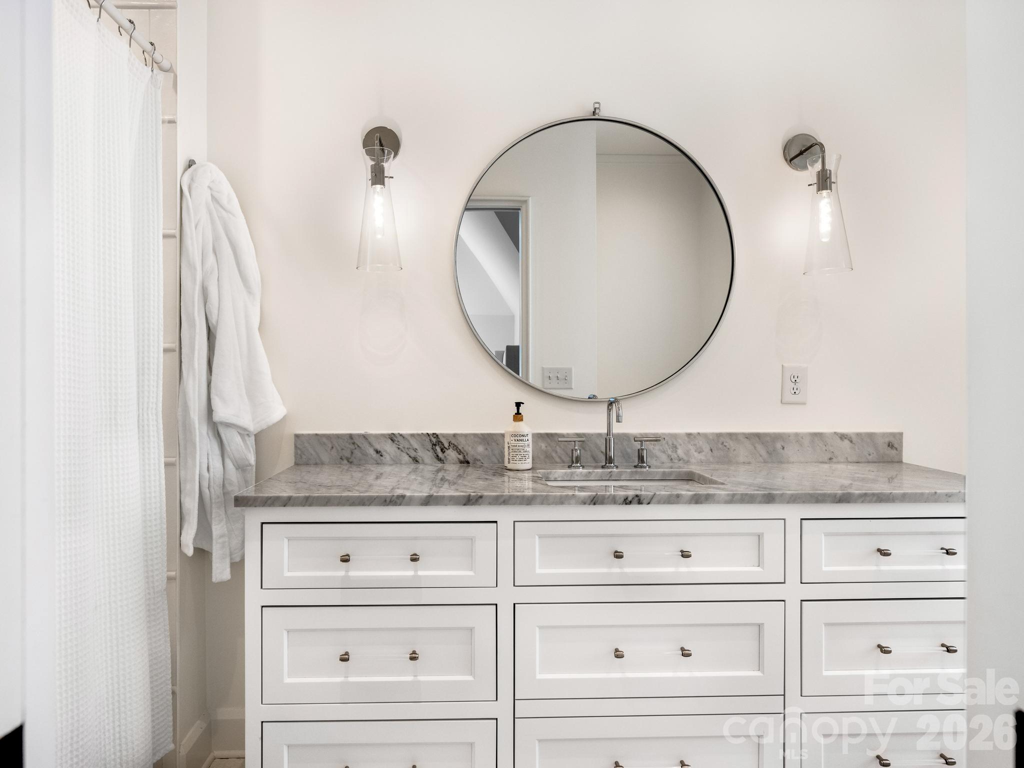 2422 Ferncliff Road — Charlotte