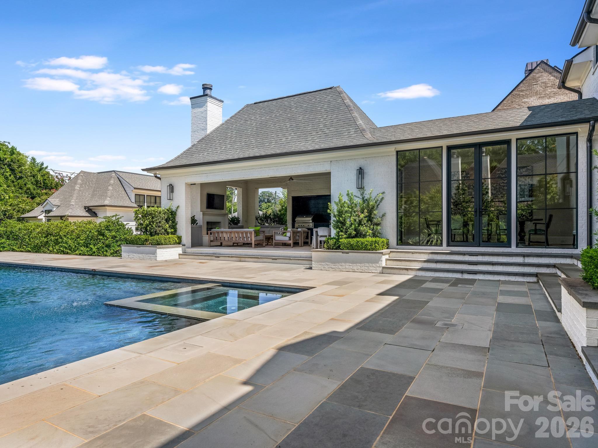 2422 Ferncliff Road — Charlotte