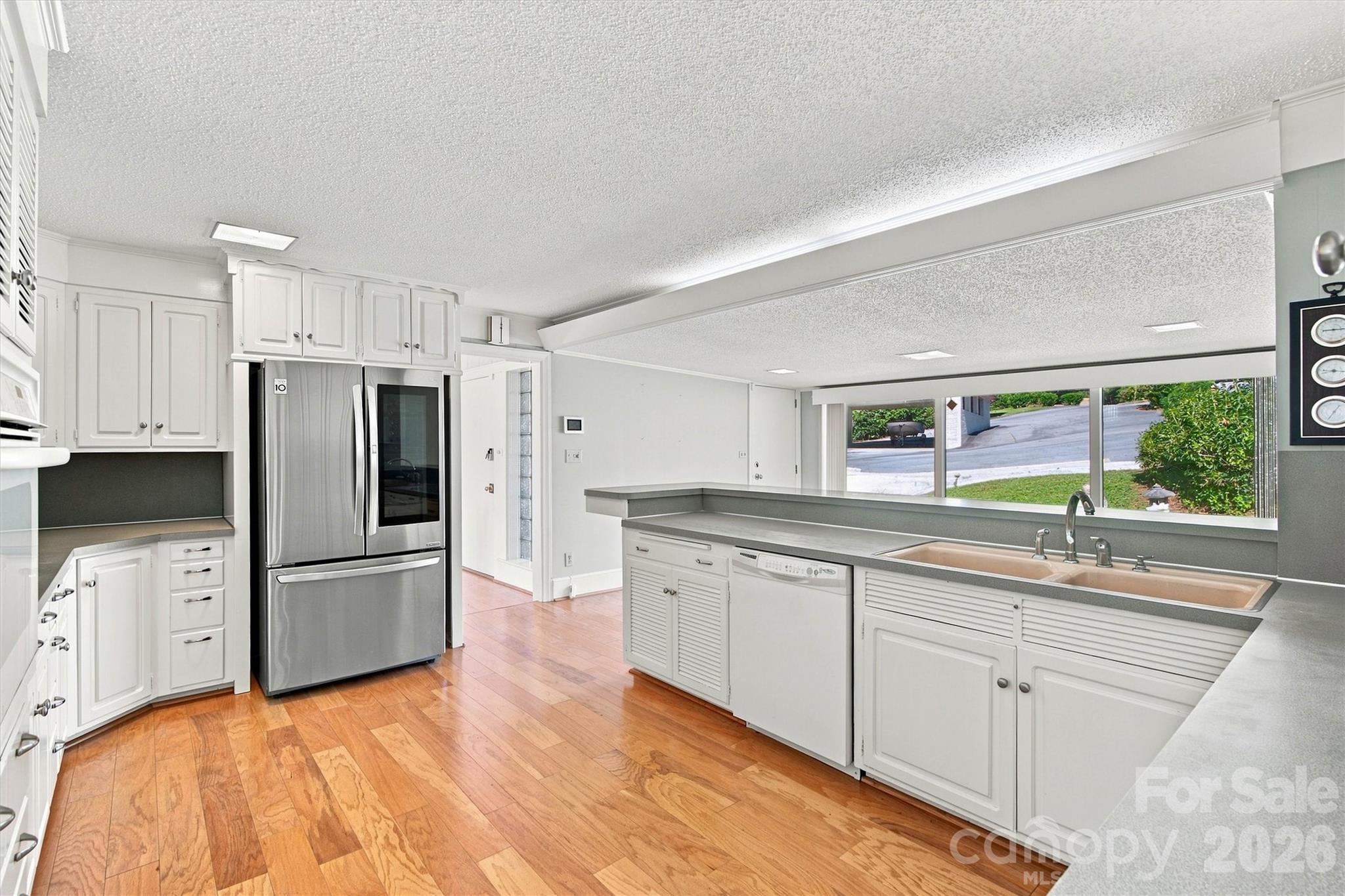 4830 N Center Street — Hickory