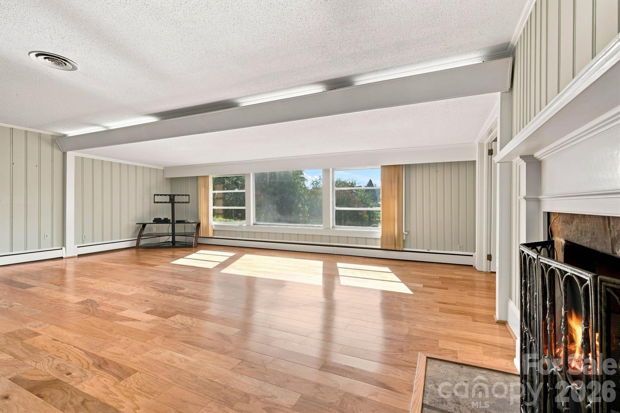 4830 N Center Street — Hickory