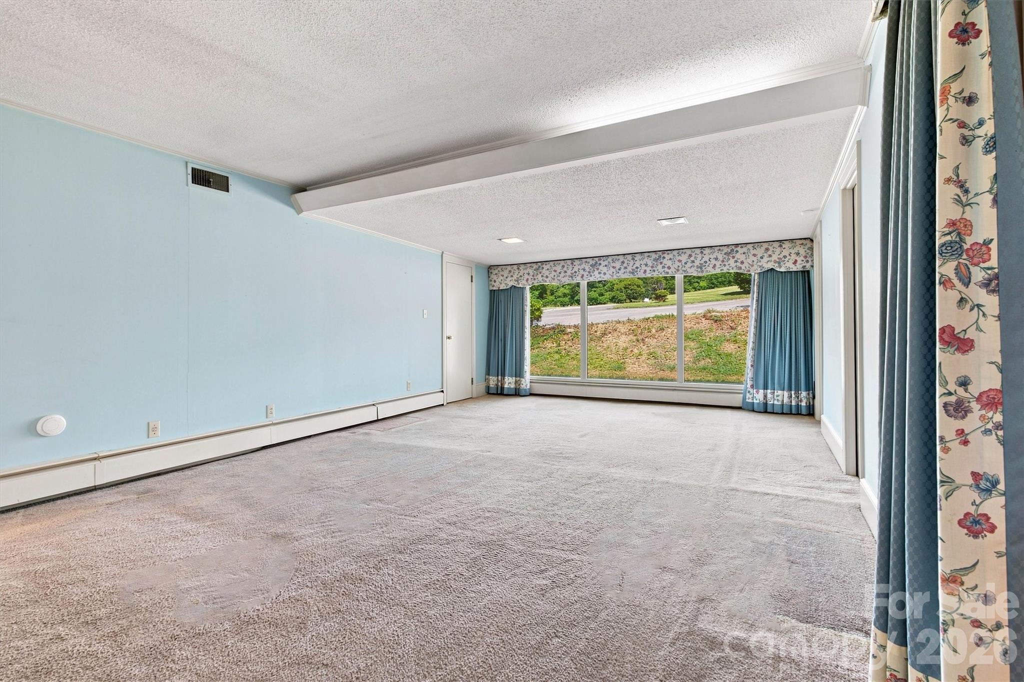 4830 N Center Street — Hickory