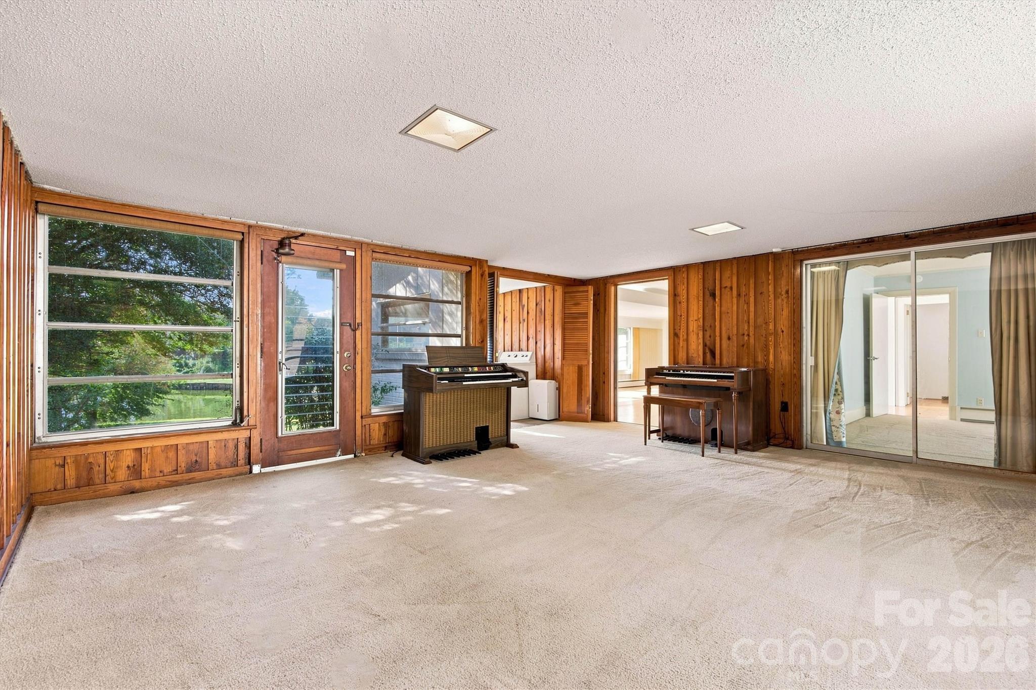 4830 N Center Street — Hickory