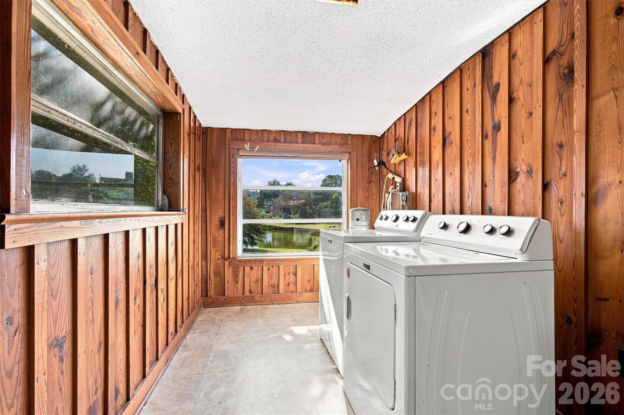 4830 N Center Street — Hickory