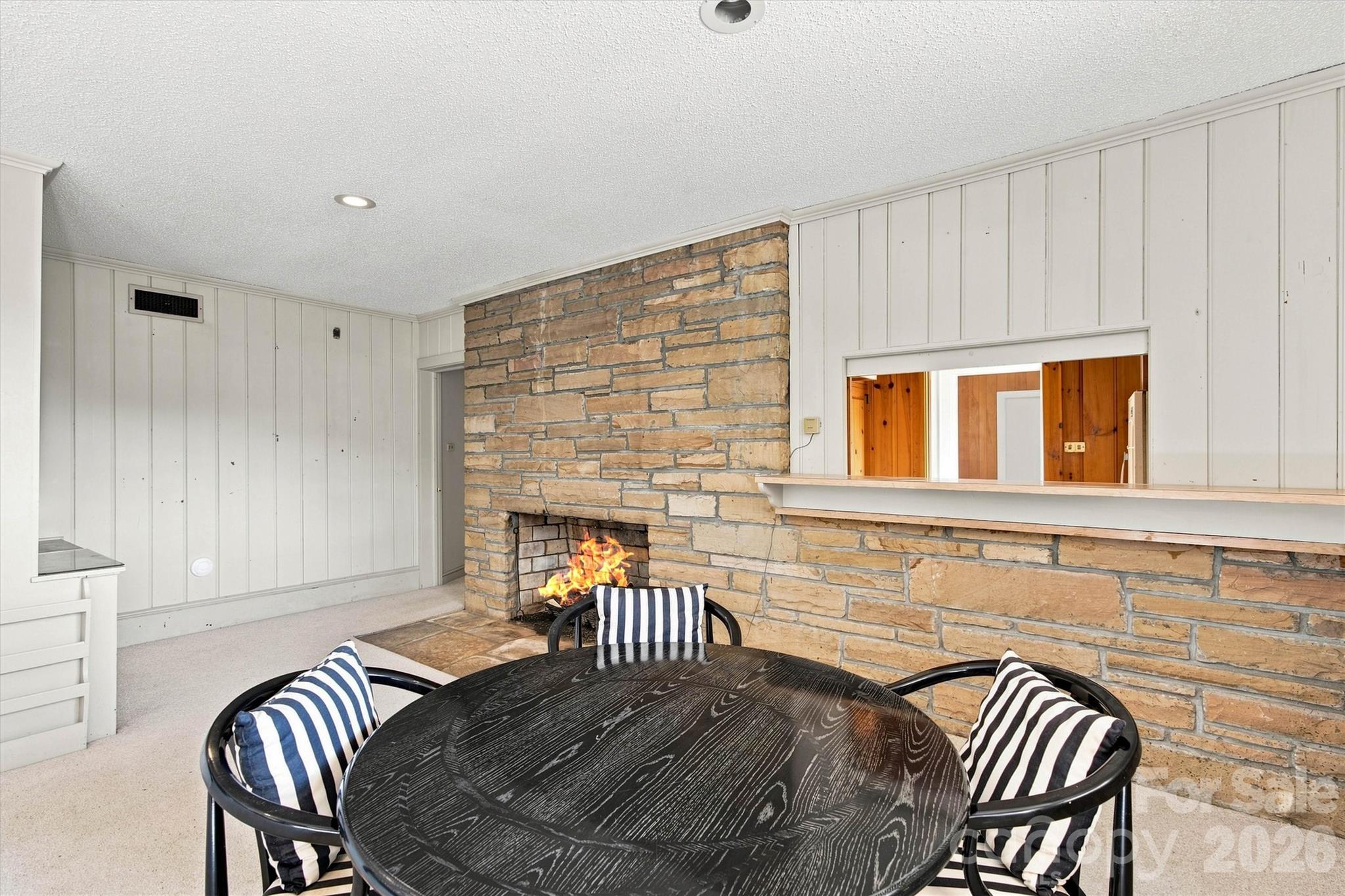4830 N Center Street — Hickory