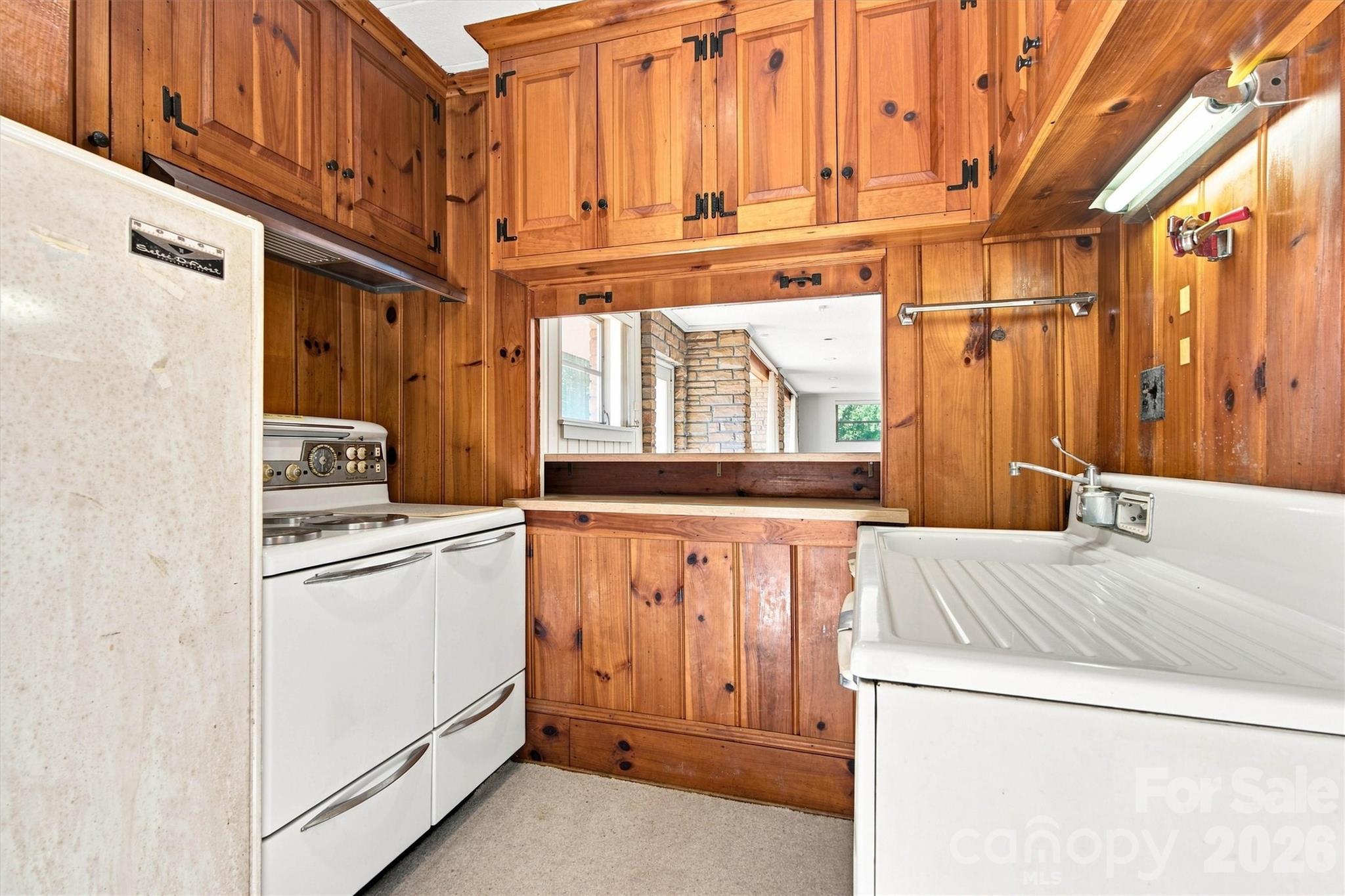 4830 N Center Street — Hickory
