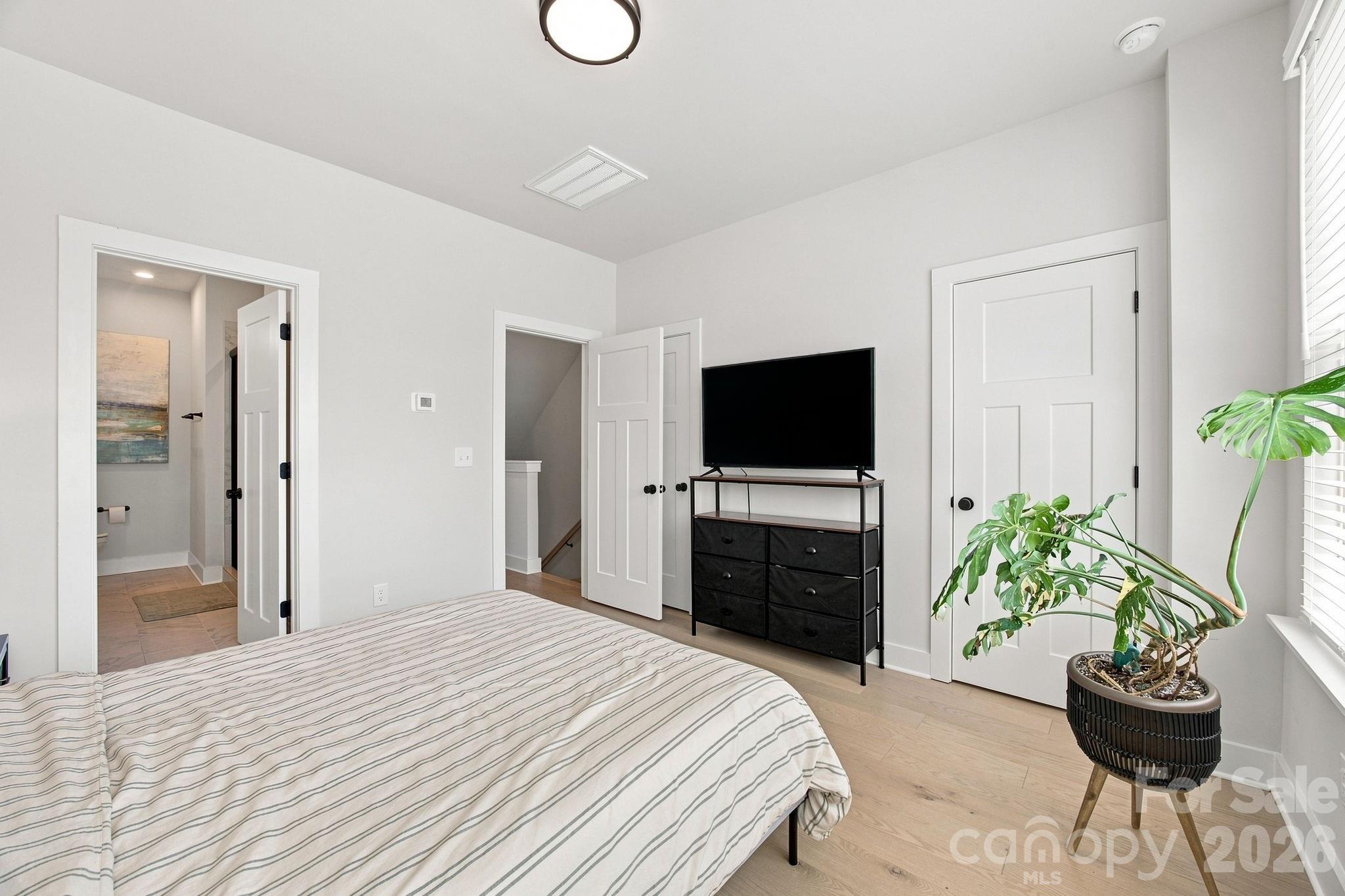 2303 Rozzelles Ferry Road — Charlotte