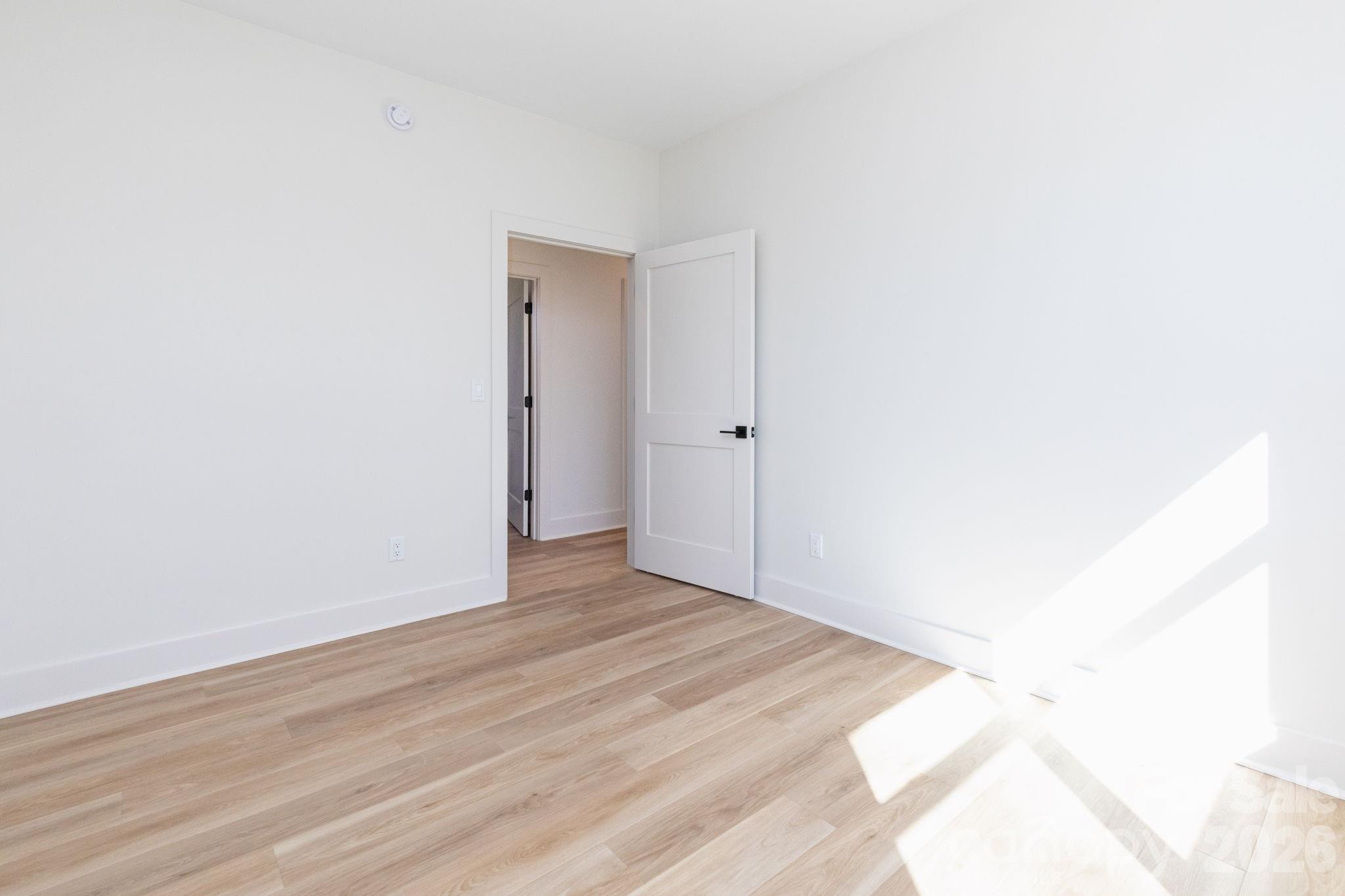 137 E Arbutus Trail — Hendersonville