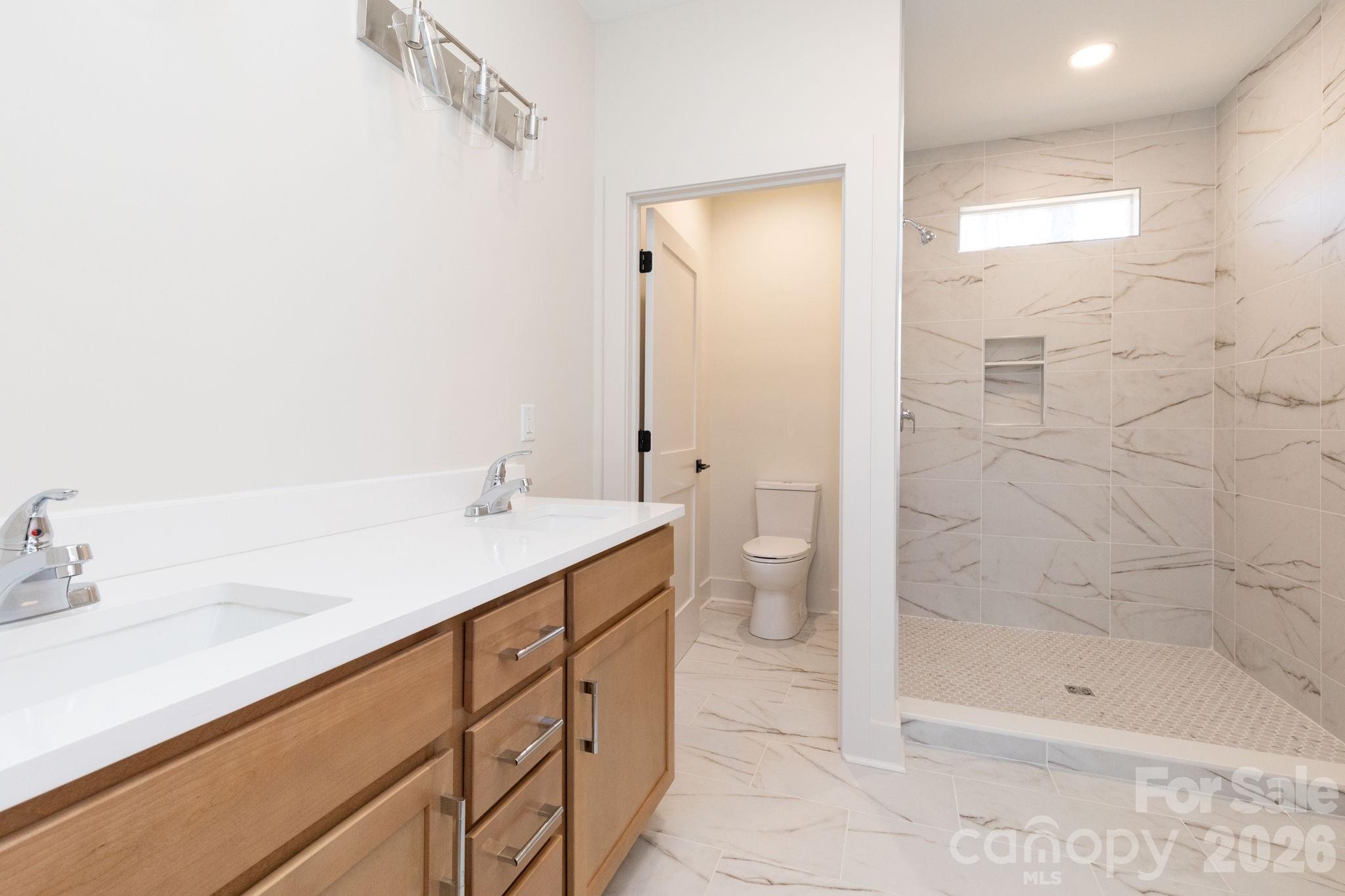 137 E Arbutus Trail — Hendersonville