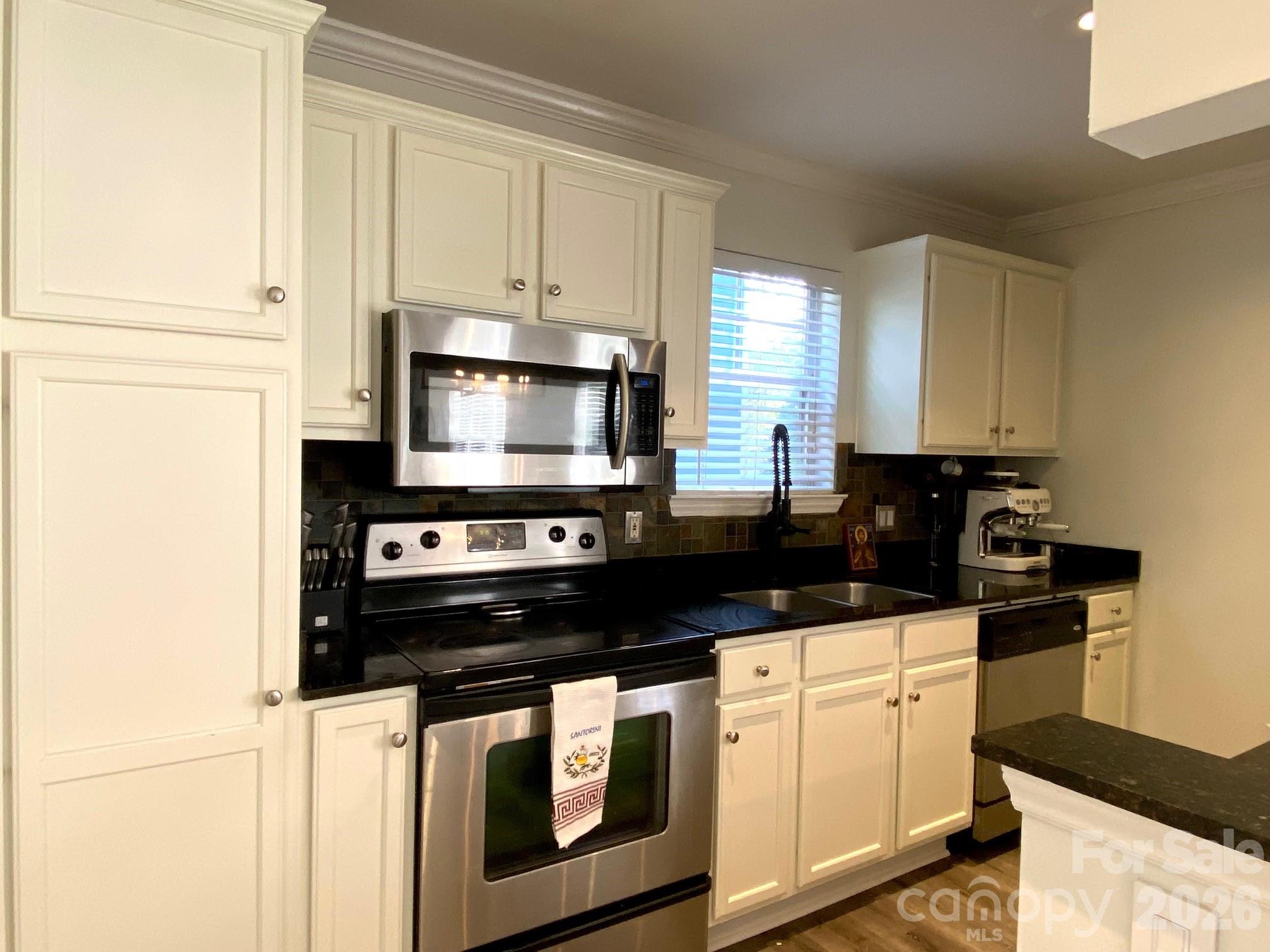 417 Olmsted Park Place — Charlotte