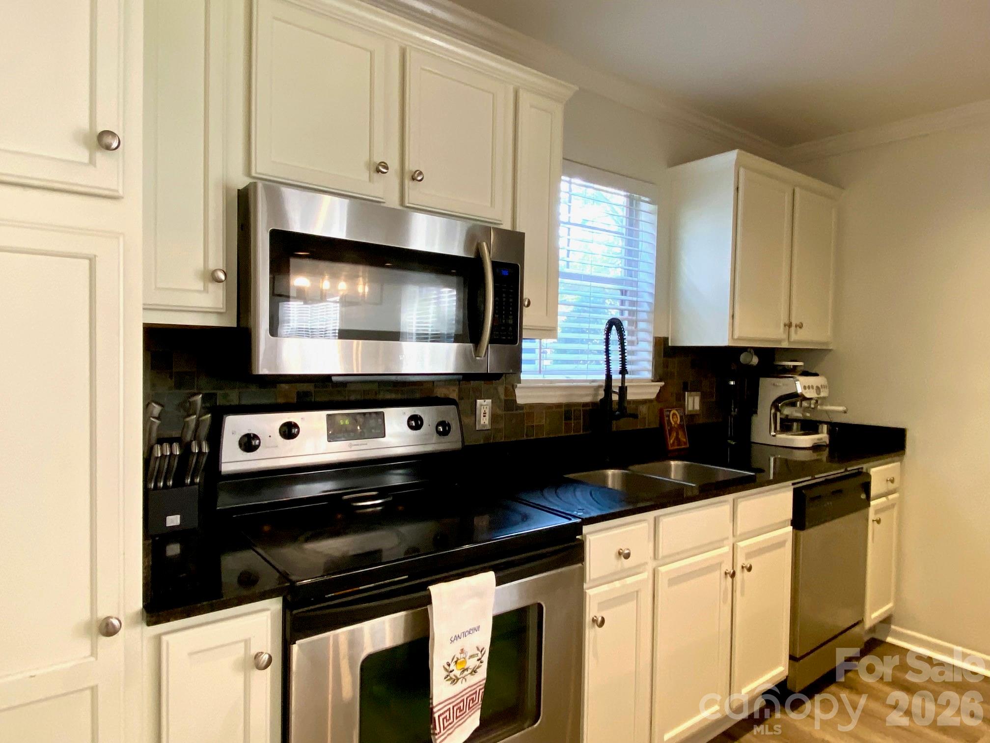 417 Olmsted Park Place — Charlotte
