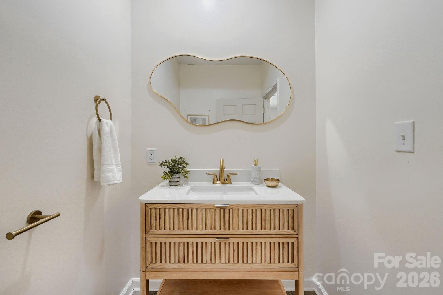6607 Indian Lane — Charlotte