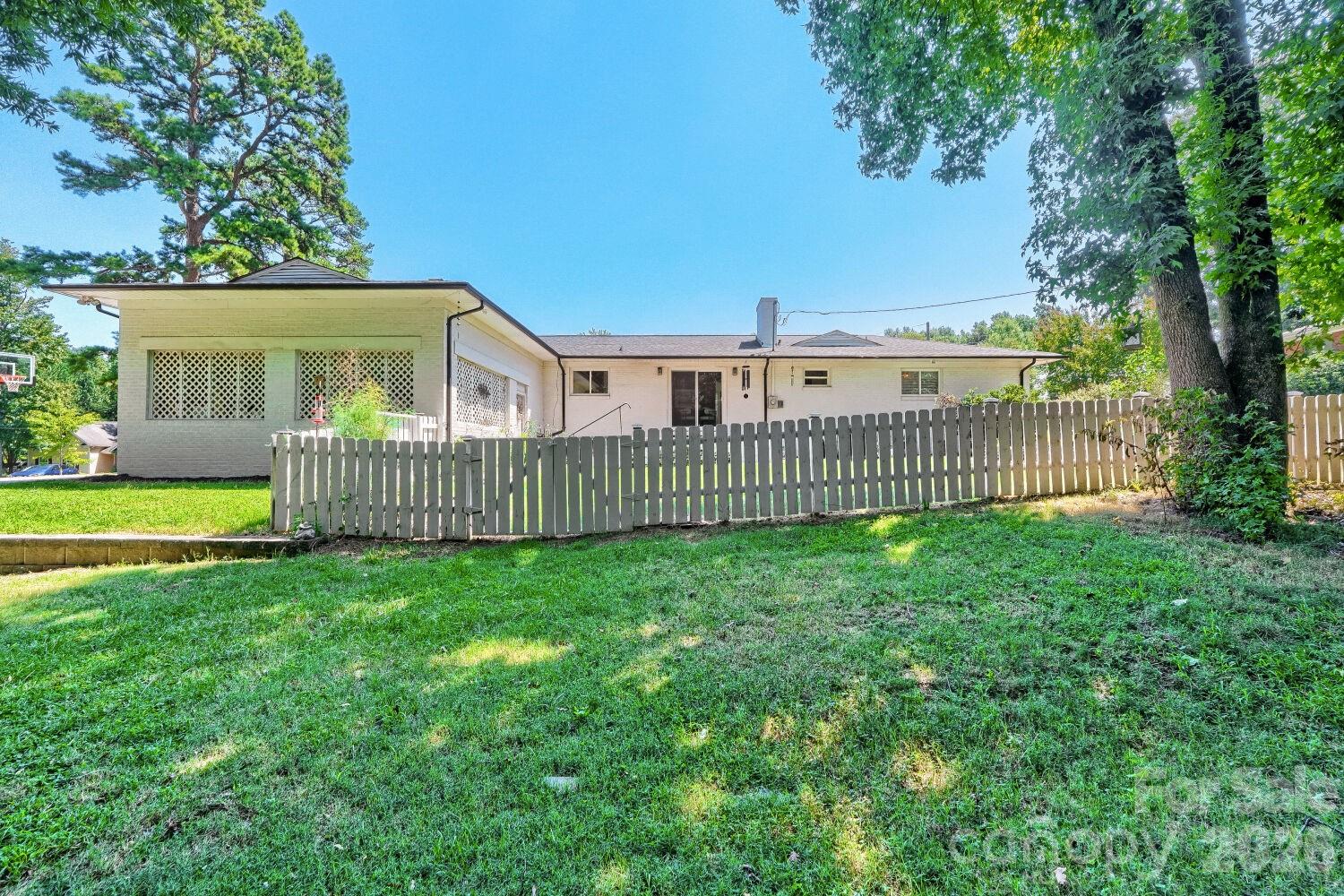 6607 Indian Lane — Charlotte