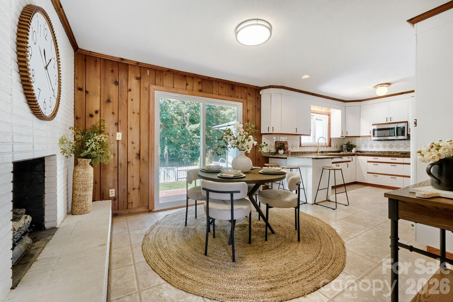 6607 Indian Lane — Charlotte