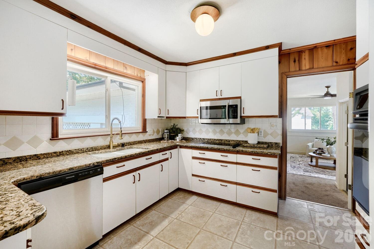 6607 Indian Lane — Charlotte