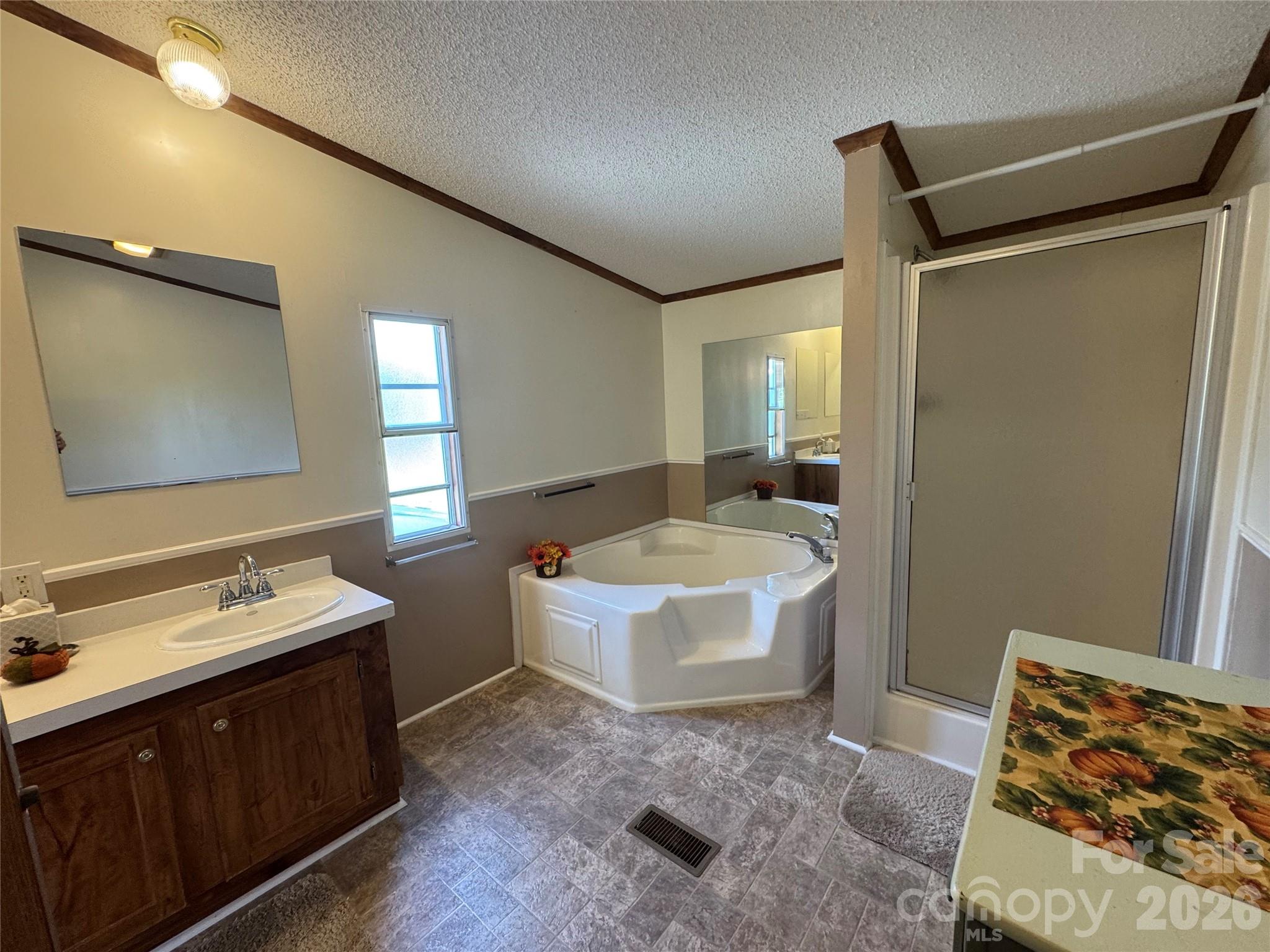 51 Little Hungry Road — Hendersonville