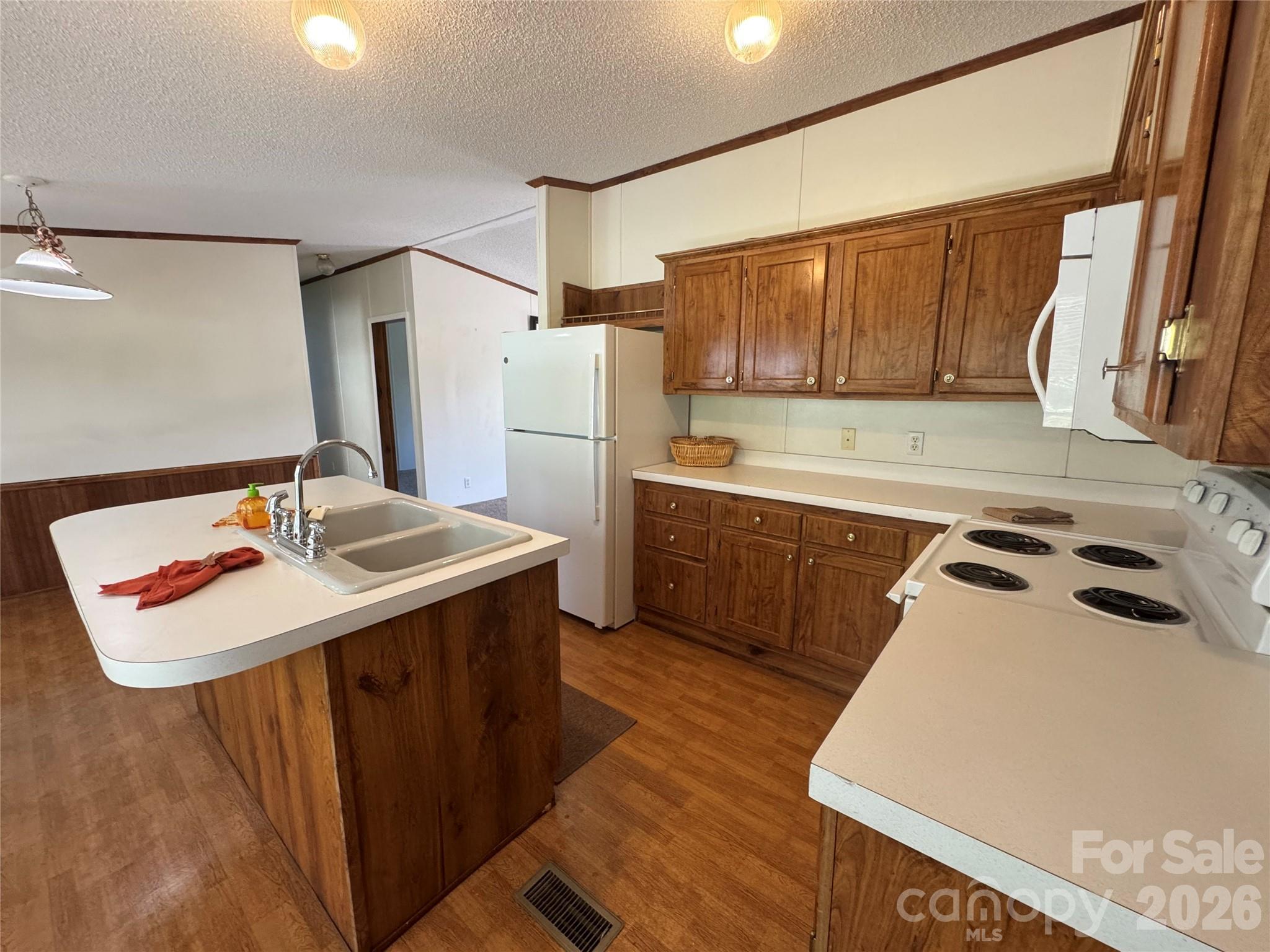 51 Little Hungry Road — Hendersonville