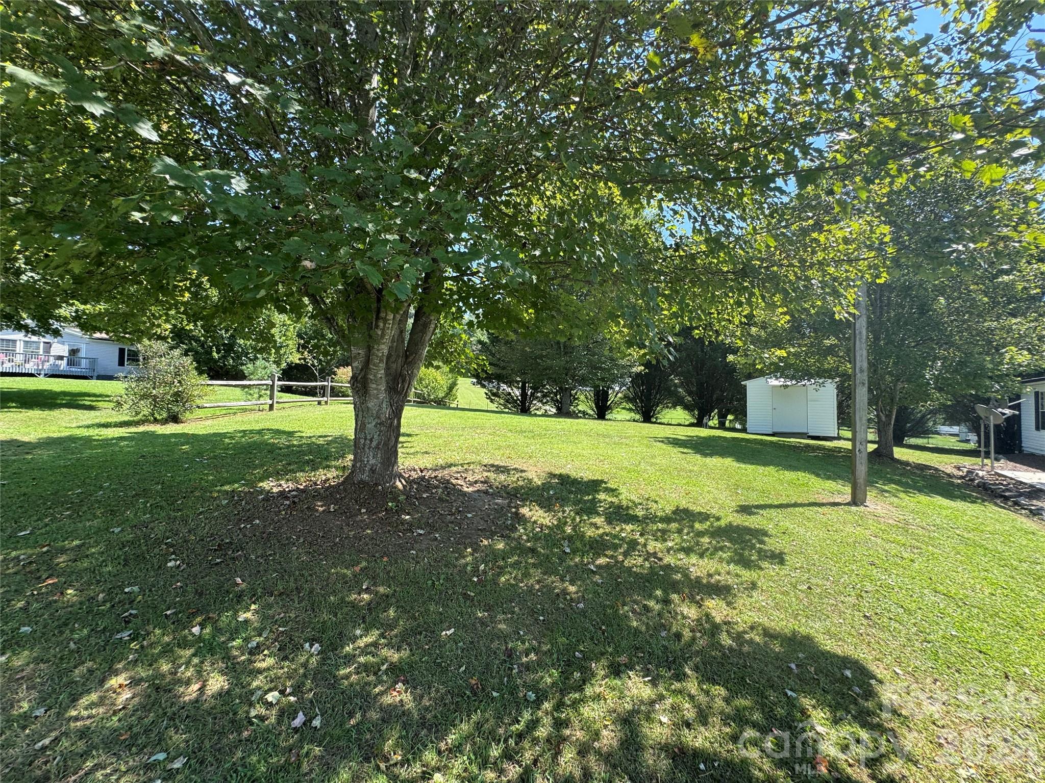 51 Little Hungry Road — Hendersonville