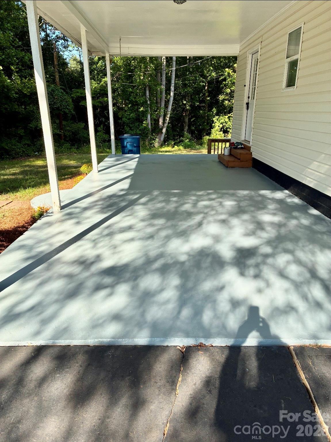 6622 Mountain Grove Road — Hickory