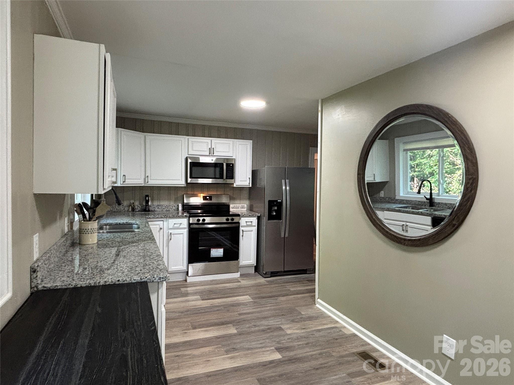 6622 Mountain Grove Road — Hickory
