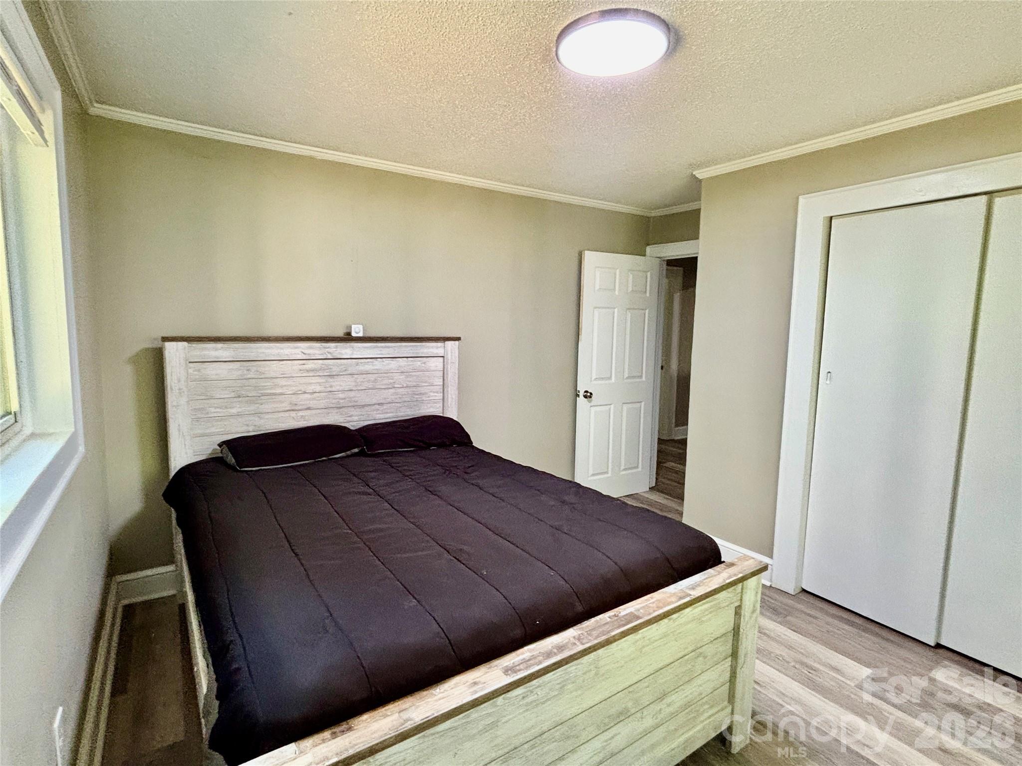 6622 Mountain Grove Road — Hickory