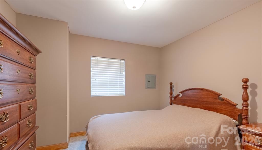 1846 Deer Park Road — Nebo