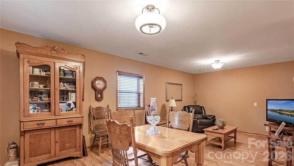 1846 Deer Park Road — Nebo
