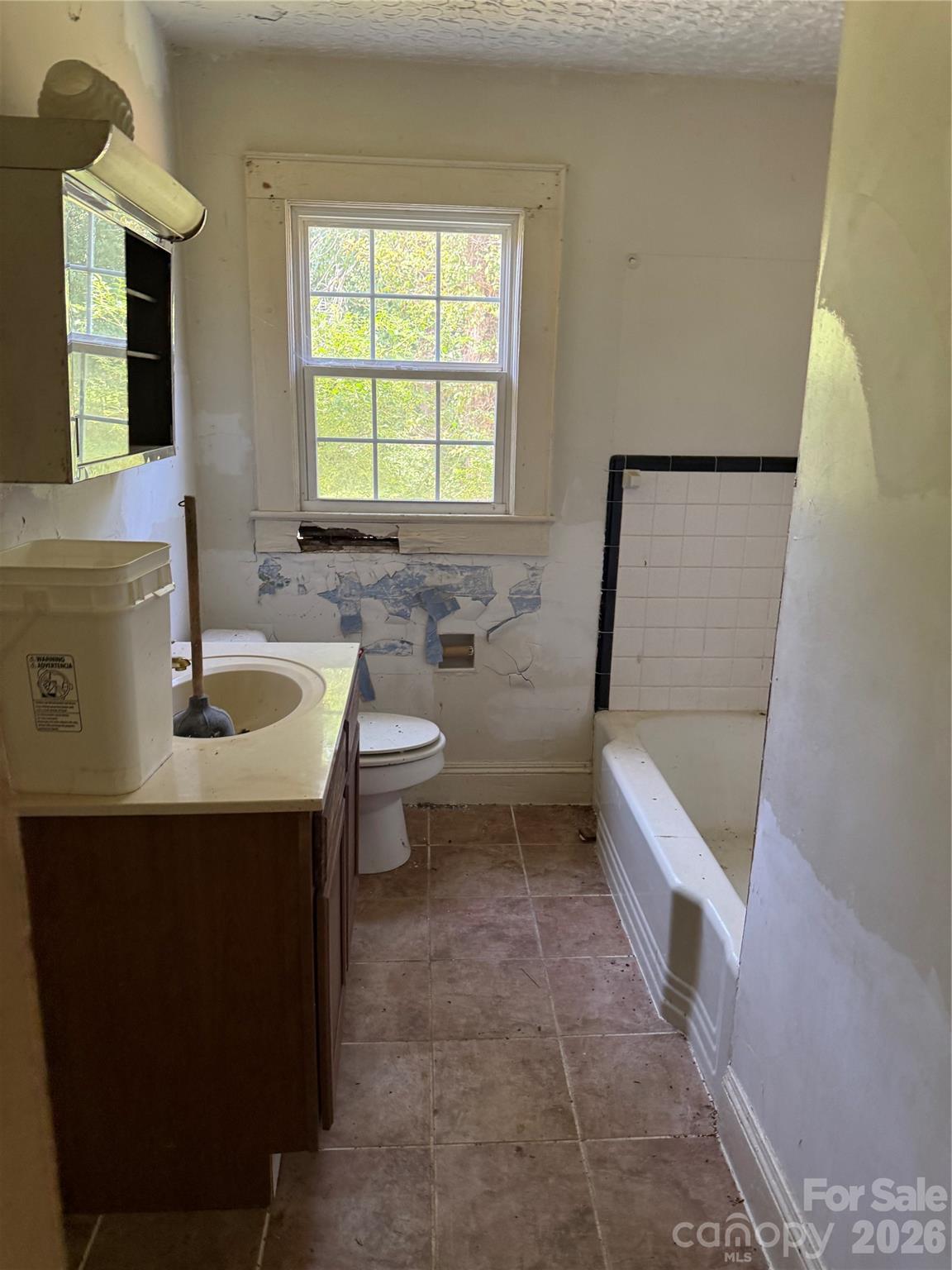 310 Sells Road — Salisbury