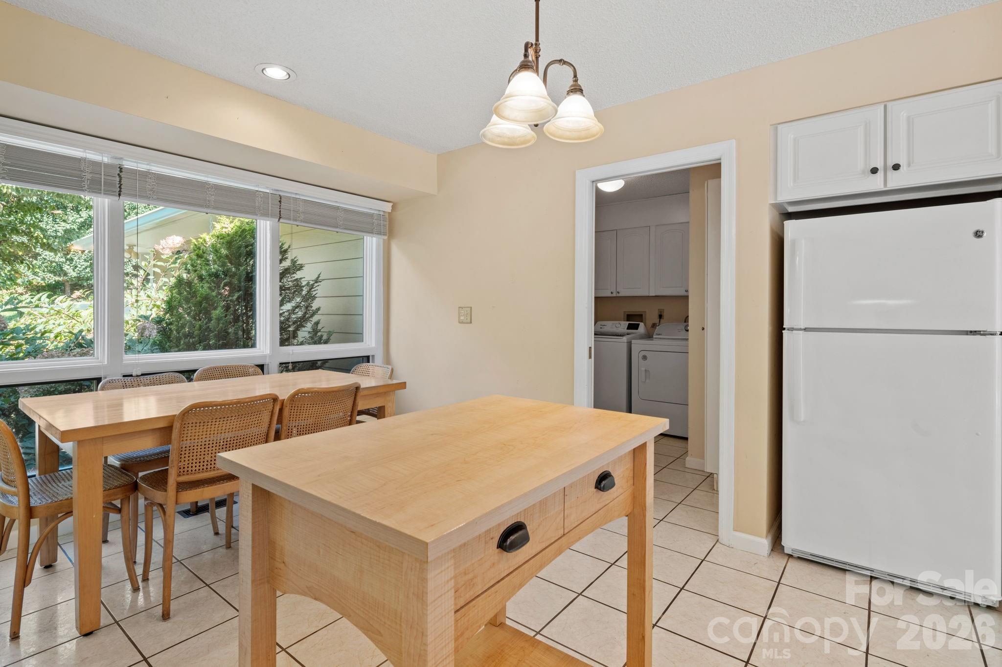 324 DAWNBROOK Drive — Flat Rock