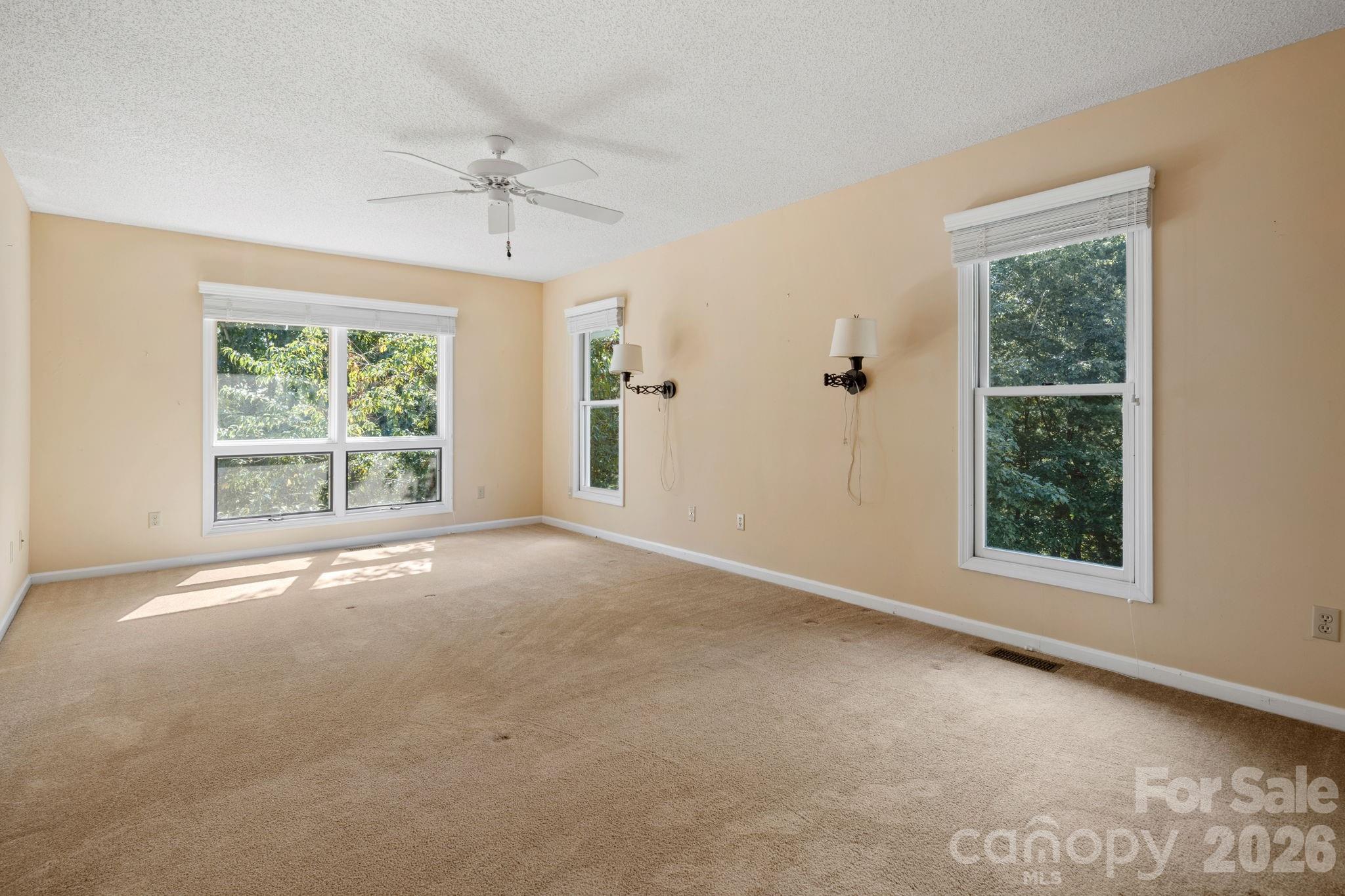 324 DAWNBROOK Drive — Flat Rock