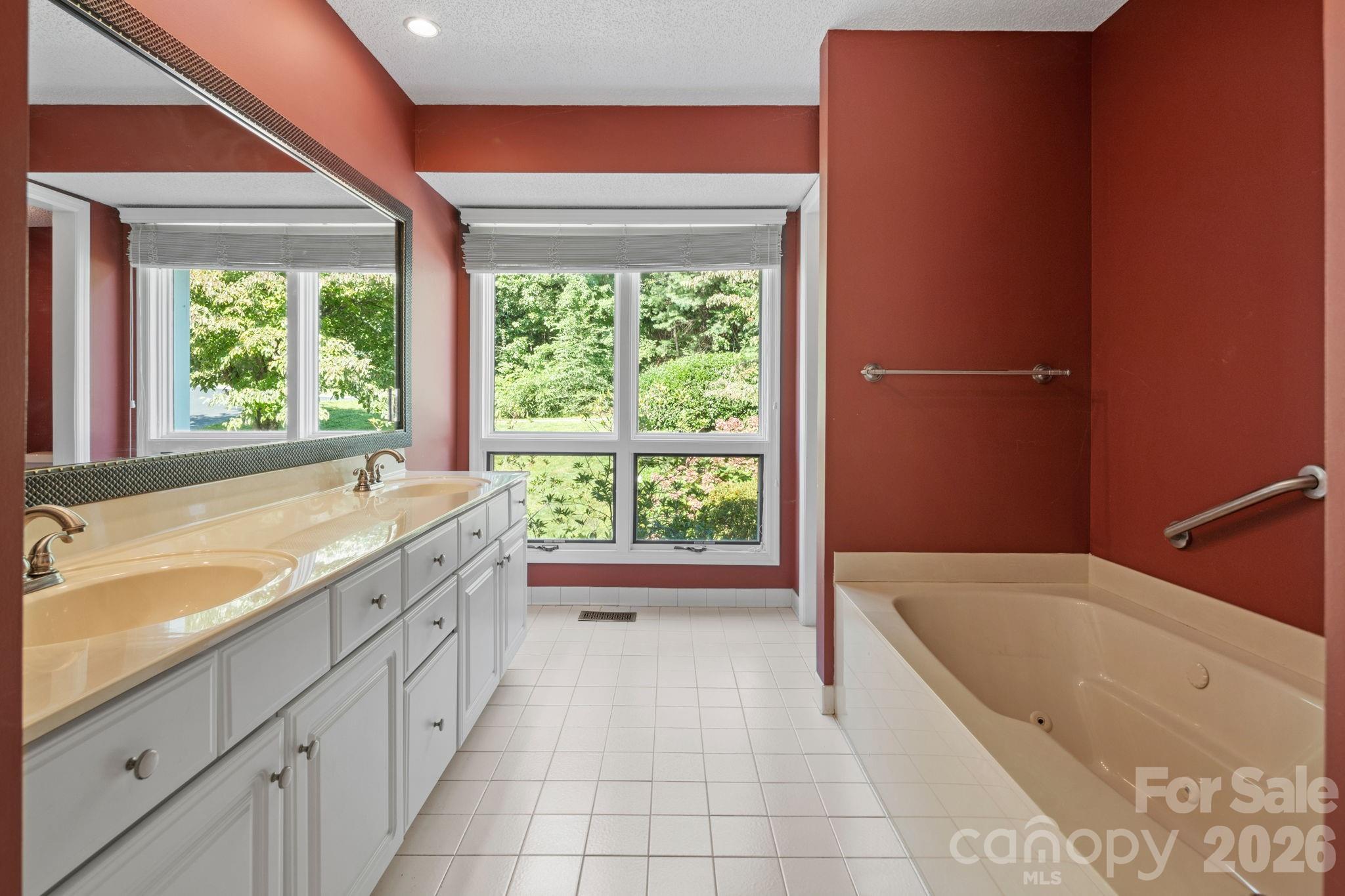 324 DAWNBROOK Drive — Flat Rock