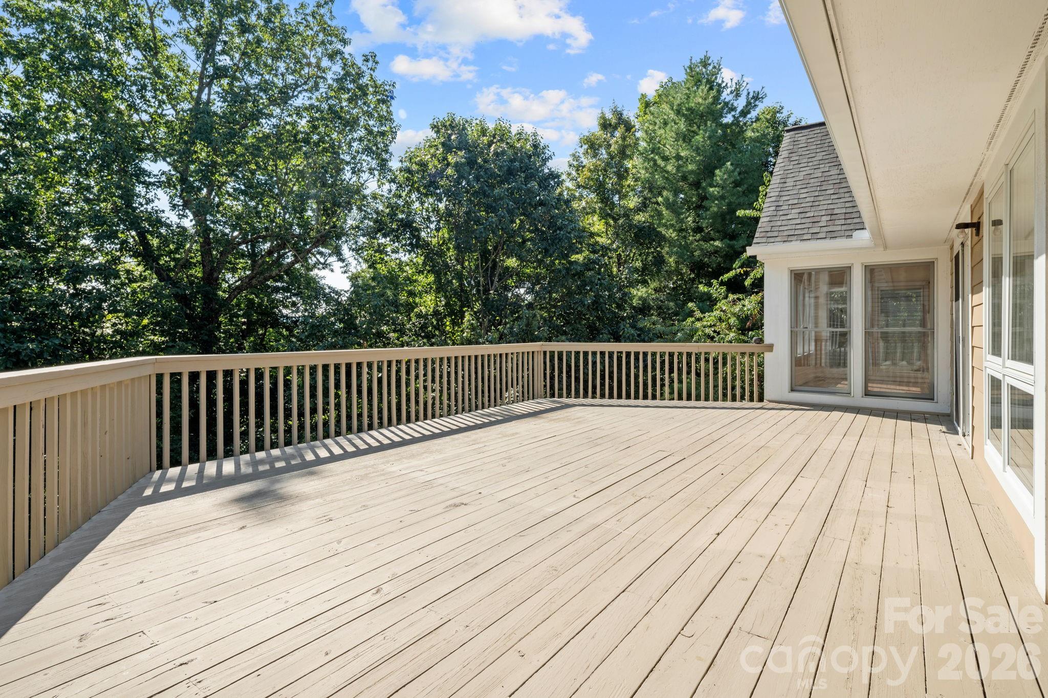 324 DAWNBROOK Drive — Flat Rock