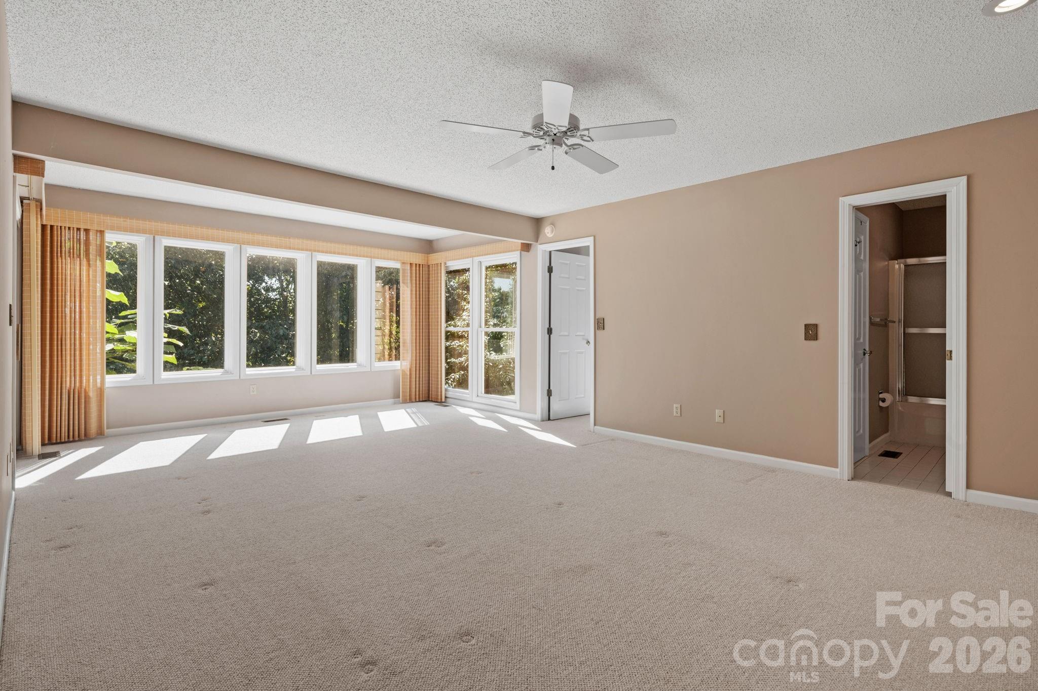 324 DAWNBROOK Drive — Flat Rock
