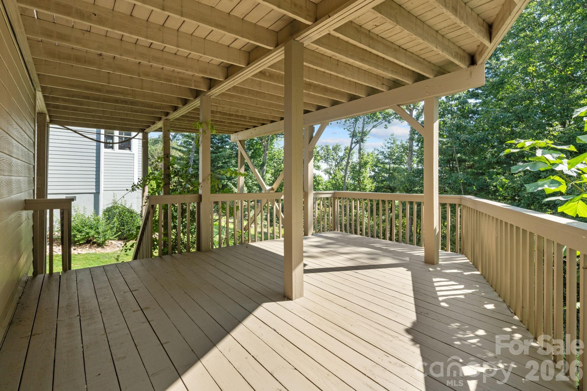 324 DAWNBROOK Drive — Flat Rock
