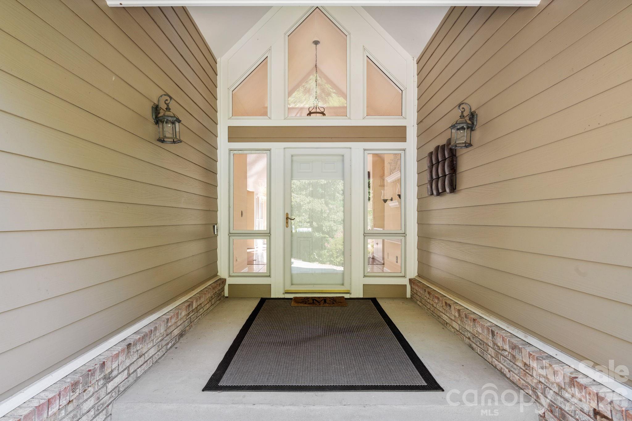 324 DAWNBROOK Drive — Flat Rock