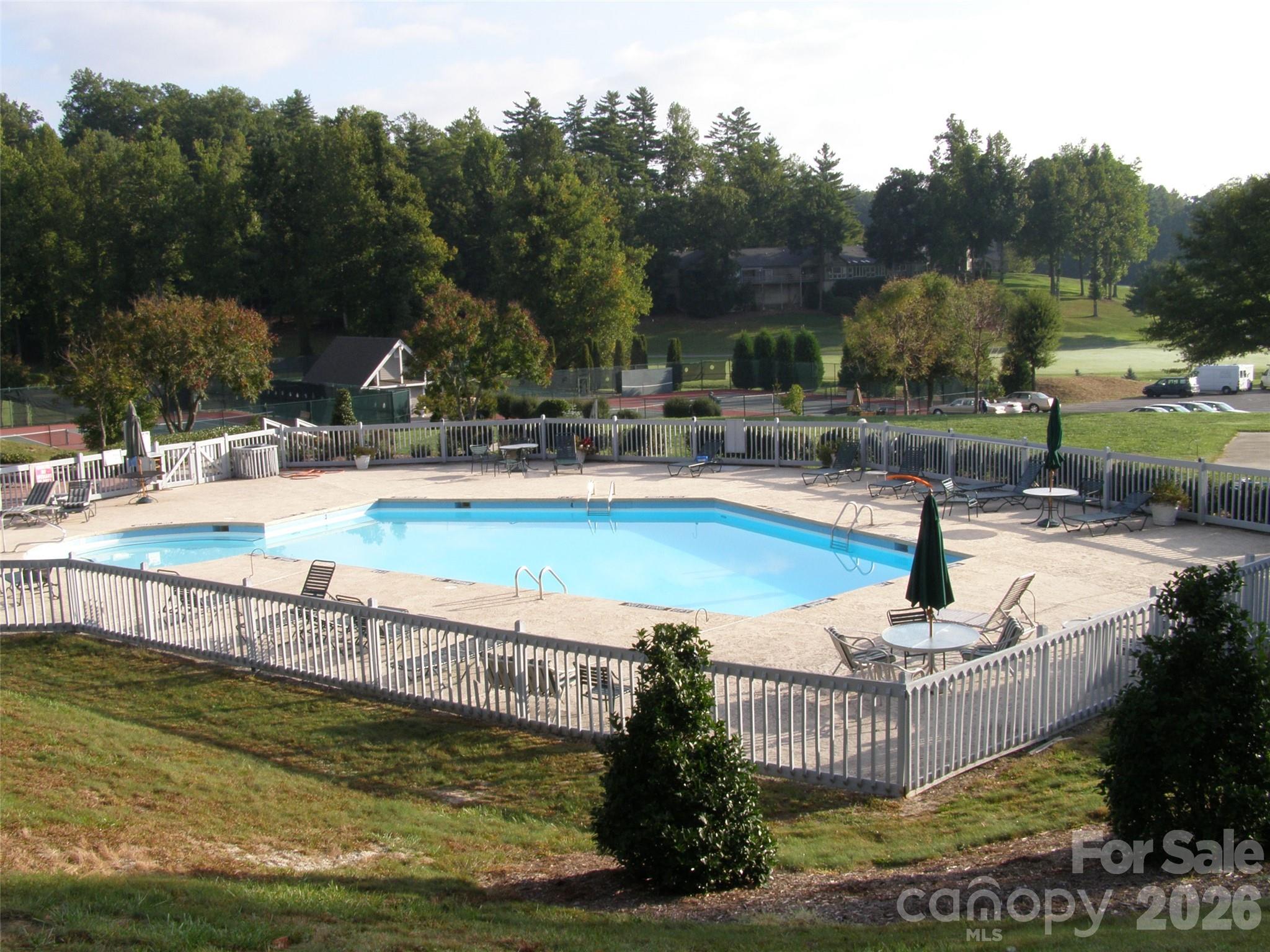 324 DAWNBROOK Drive — Flat Rock