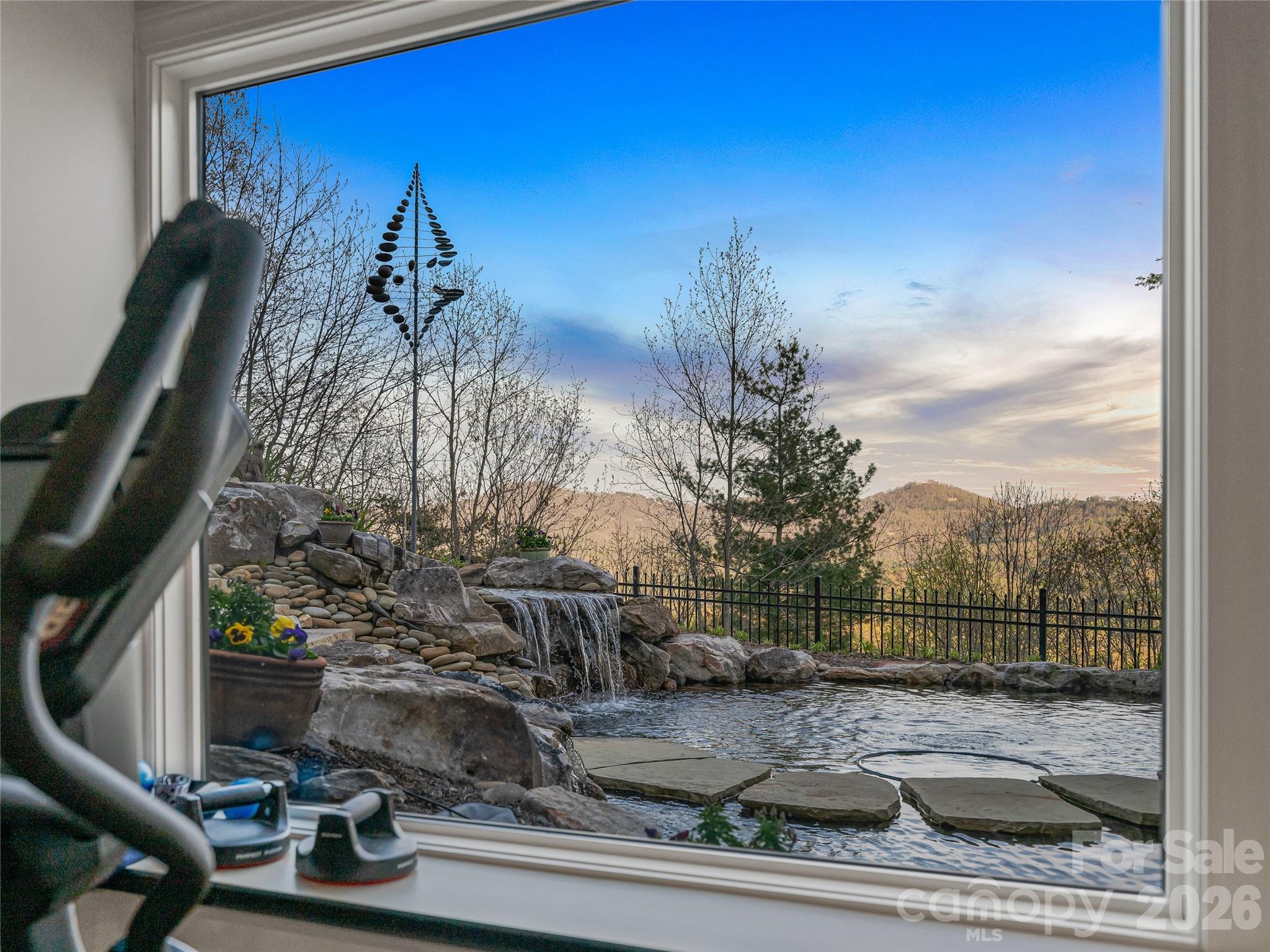10 Beaverbrook Court — Asheville