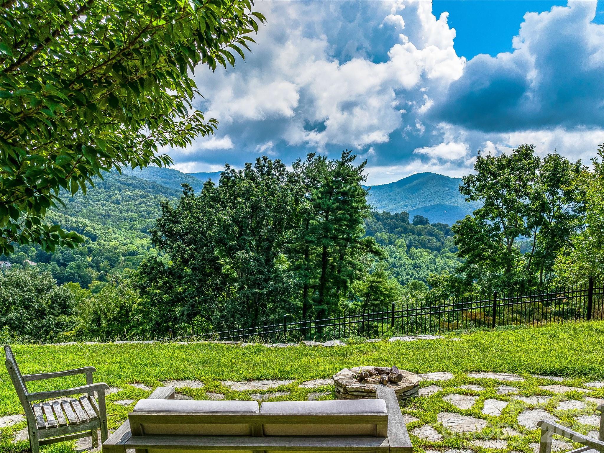 10 Beaverbrook Court — Asheville