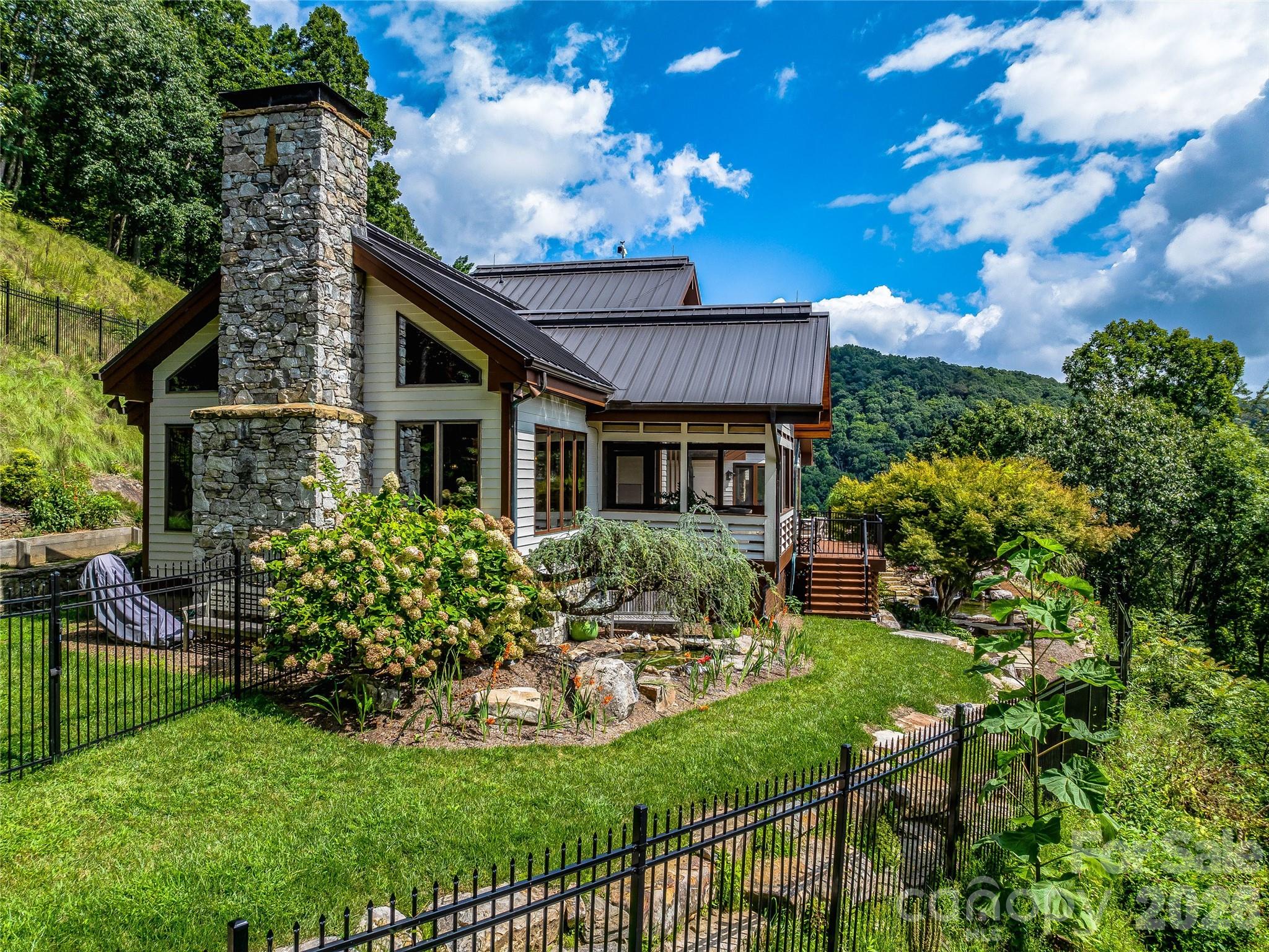 10 Beaverbrook Court — Asheville