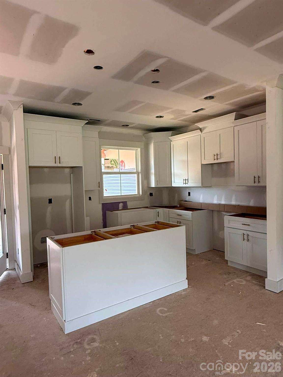 202 Northbrook III School Road — Vale
