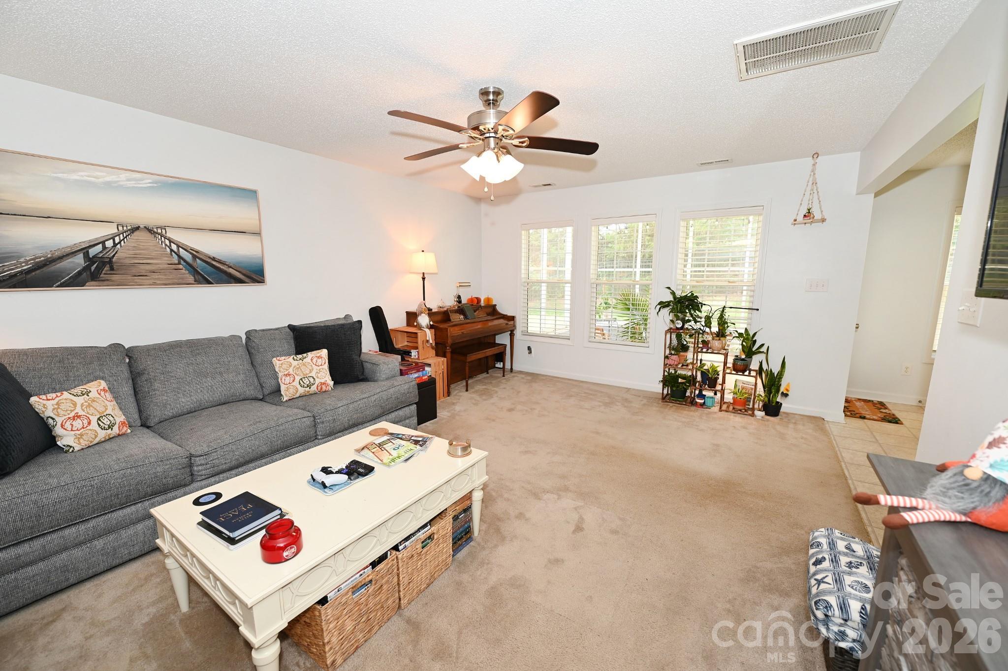 236 17th Avenue SE — Hickory