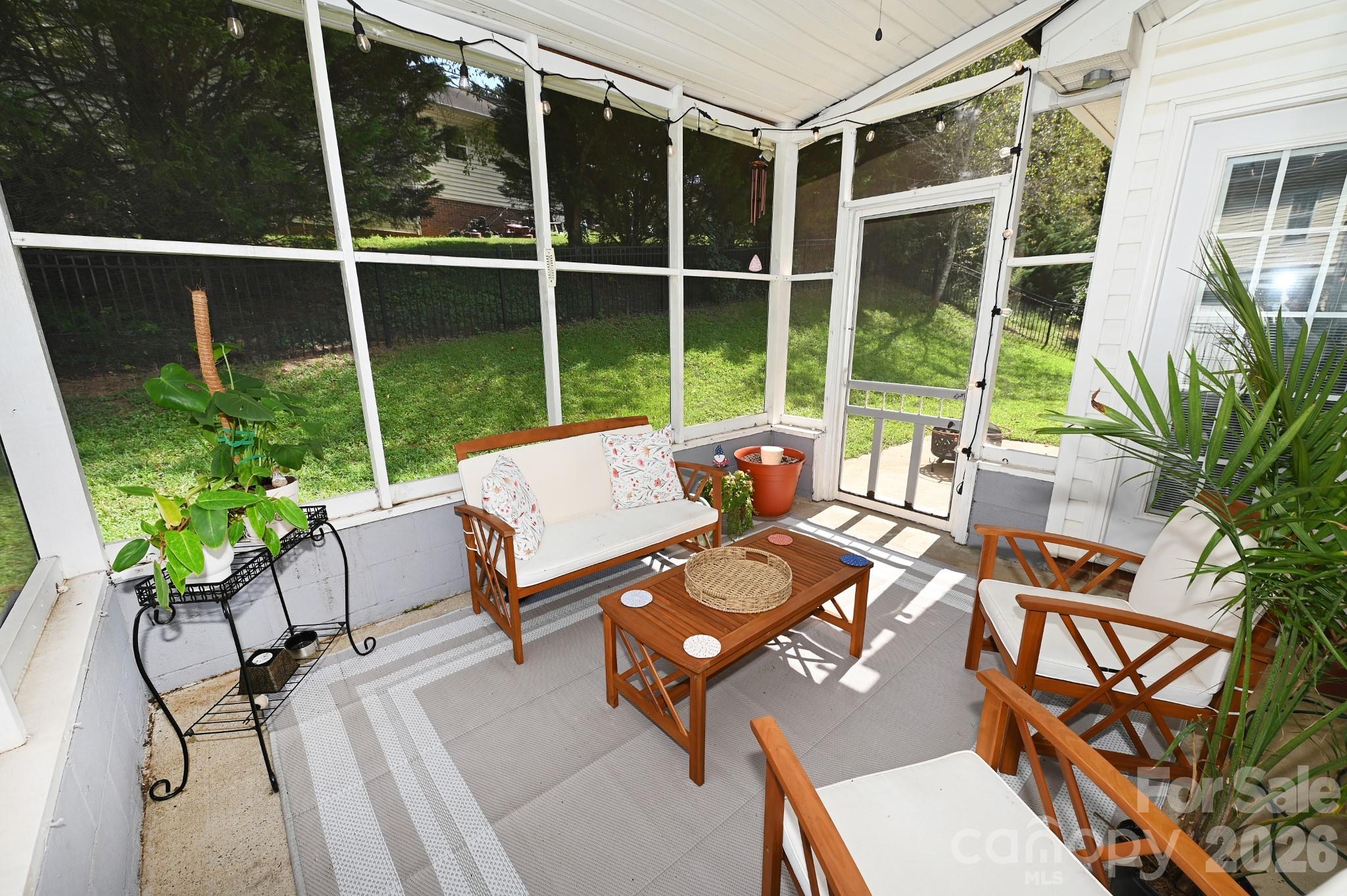 236 17th Avenue SE — Hickory