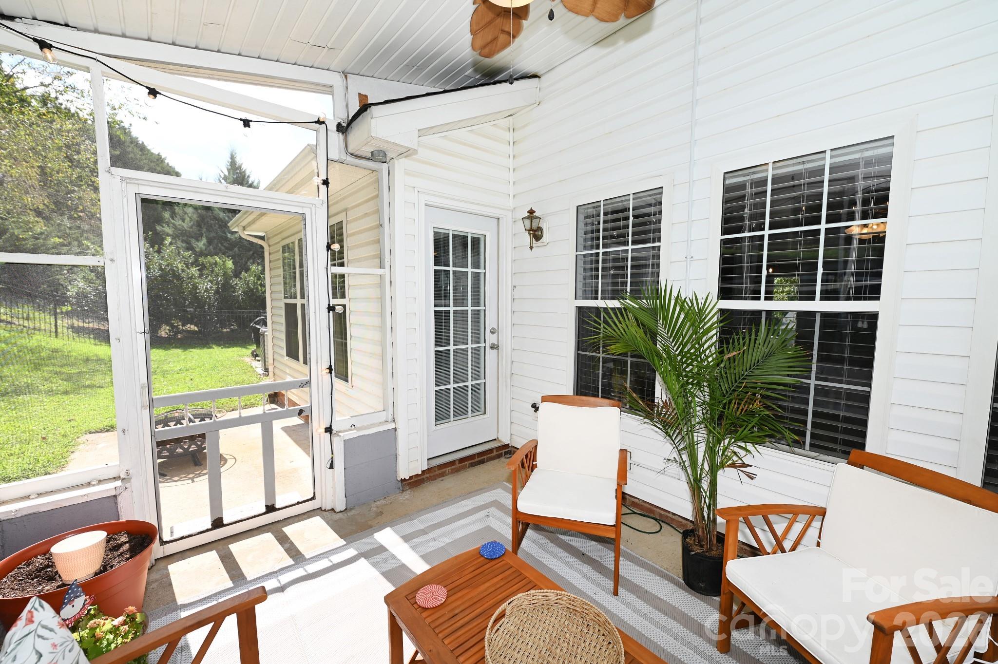236 17th Avenue SE — Hickory