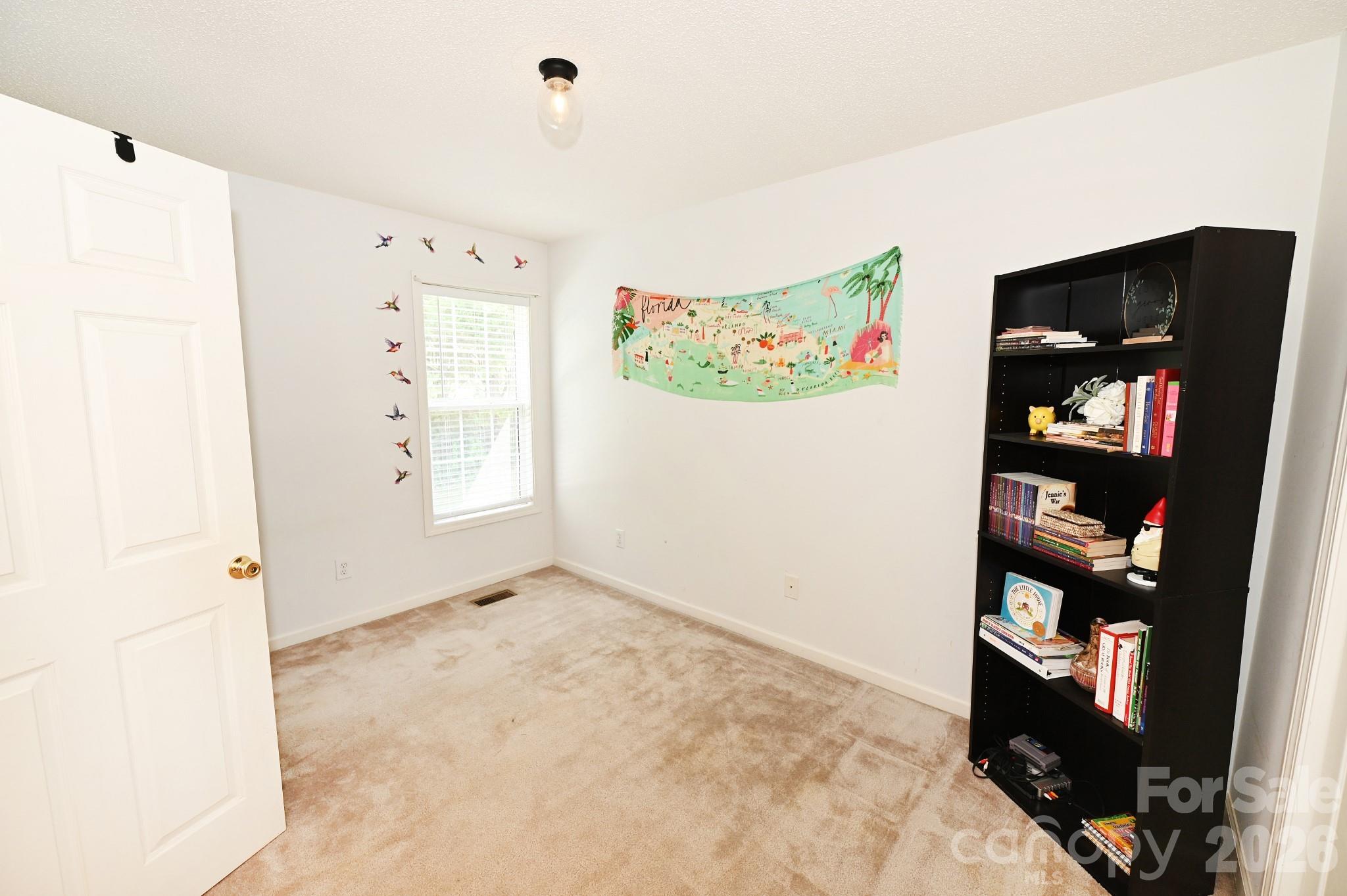 236 17th Avenue SE — Hickory