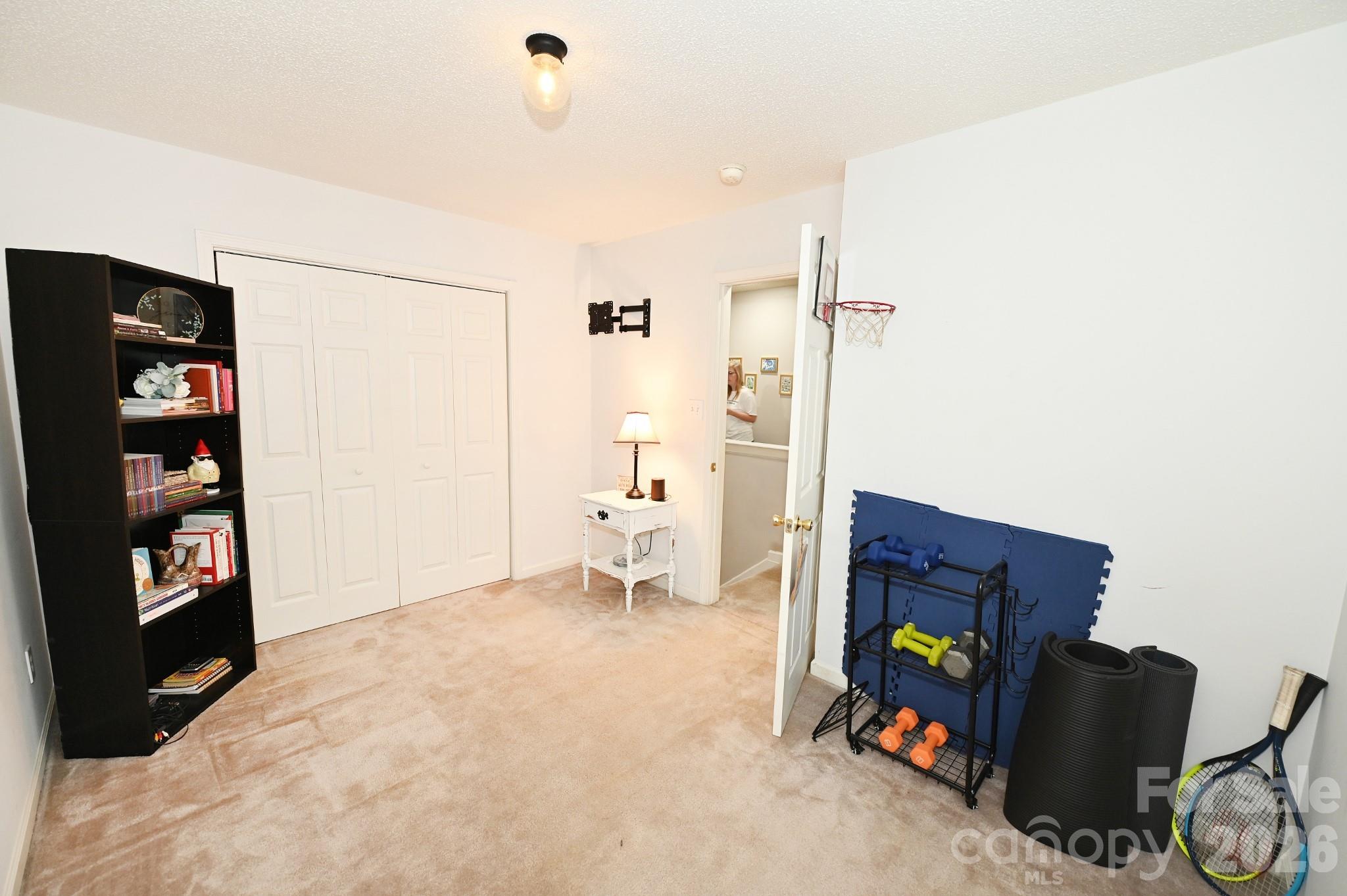 236 17th Avenue SE — Hickory