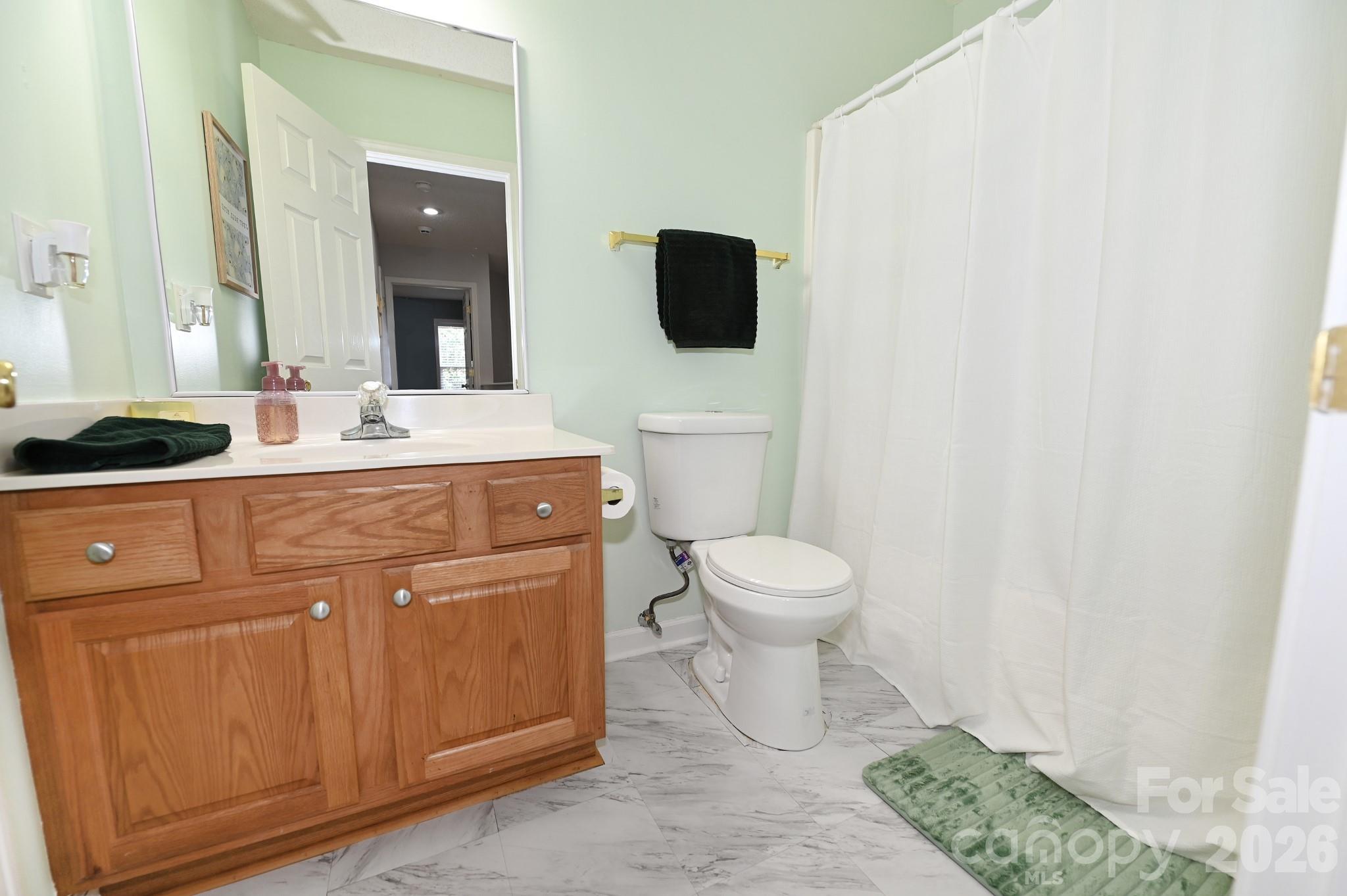 236 17th Avenue SE — Hickory