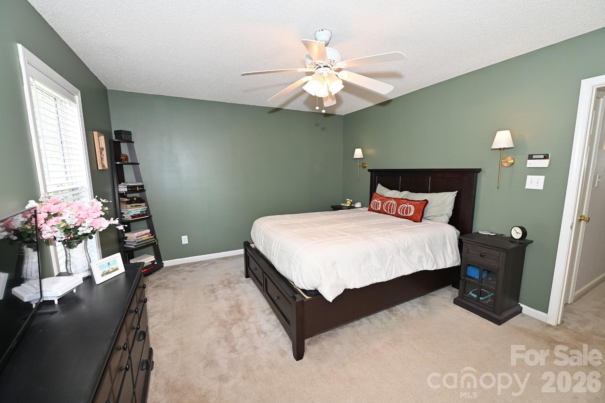236 17th Avenue SE — Hickory