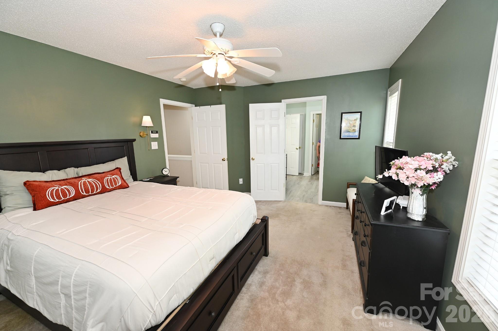 236 17th Avenue SE — Hickory
