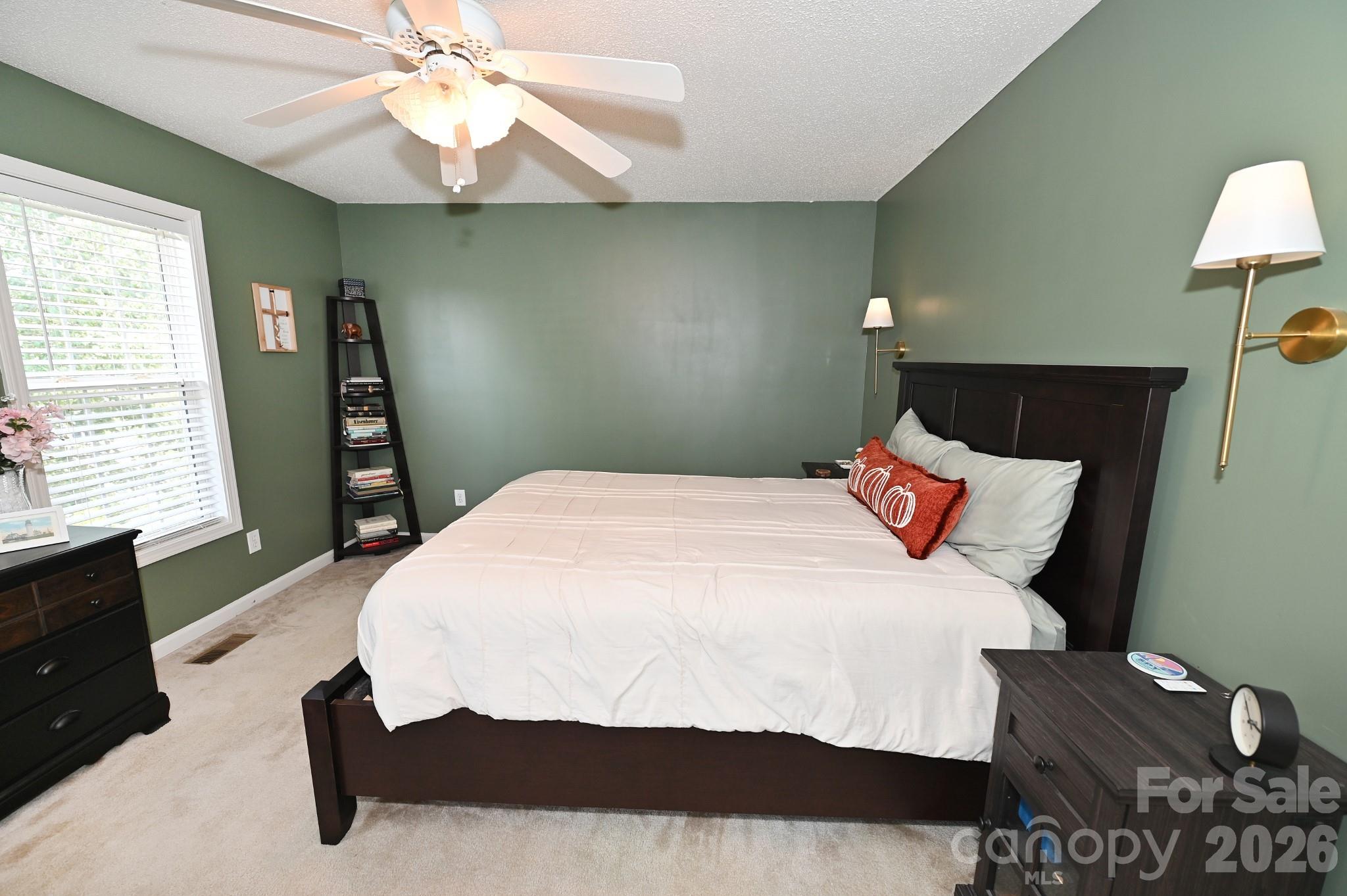 236 17th Avenue SE — Hickory