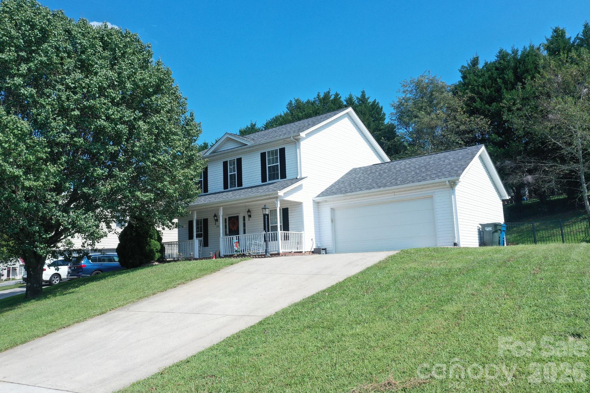 236 17th Avenue SE — Hickory